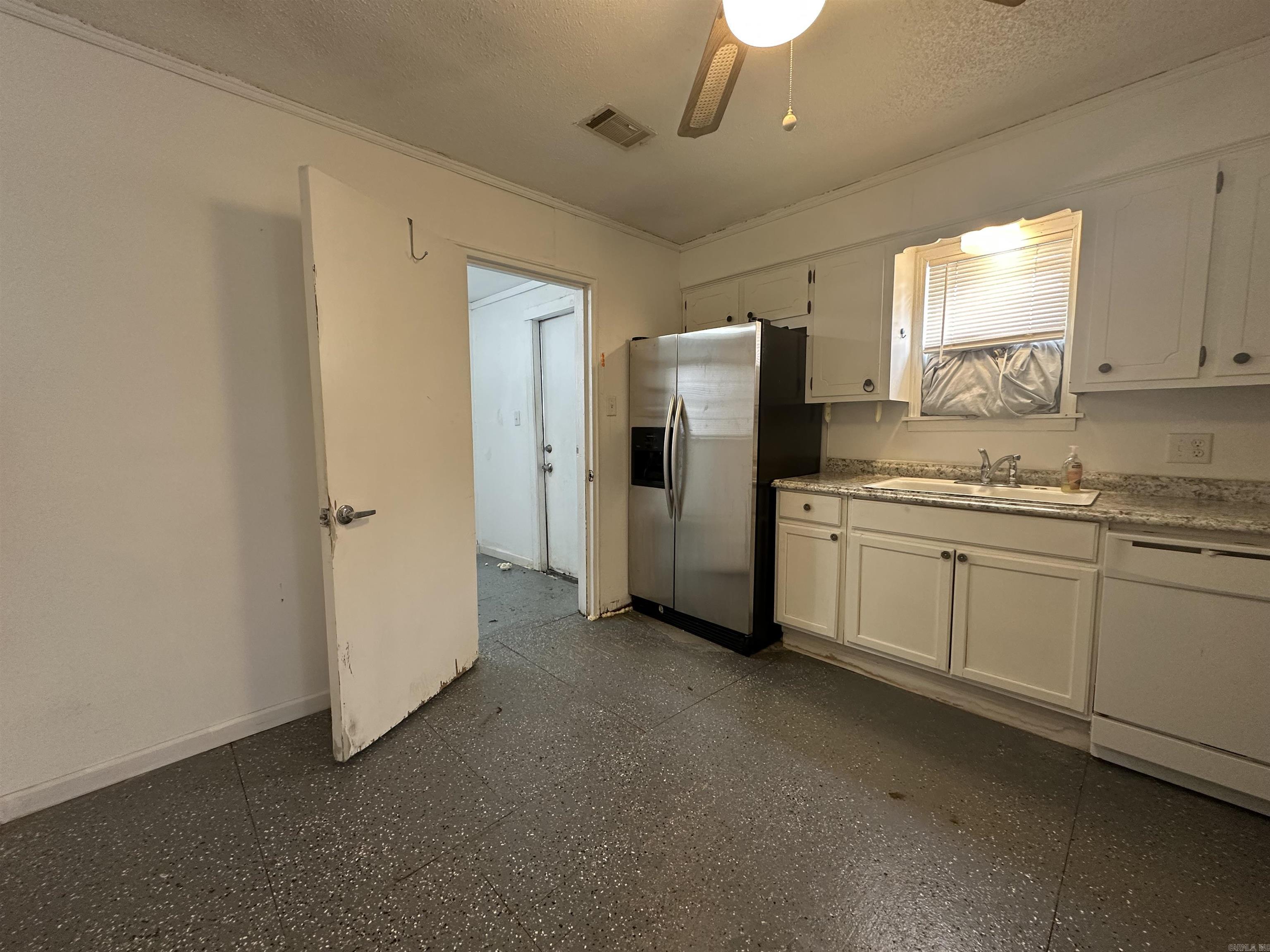 1511 W 37th Street