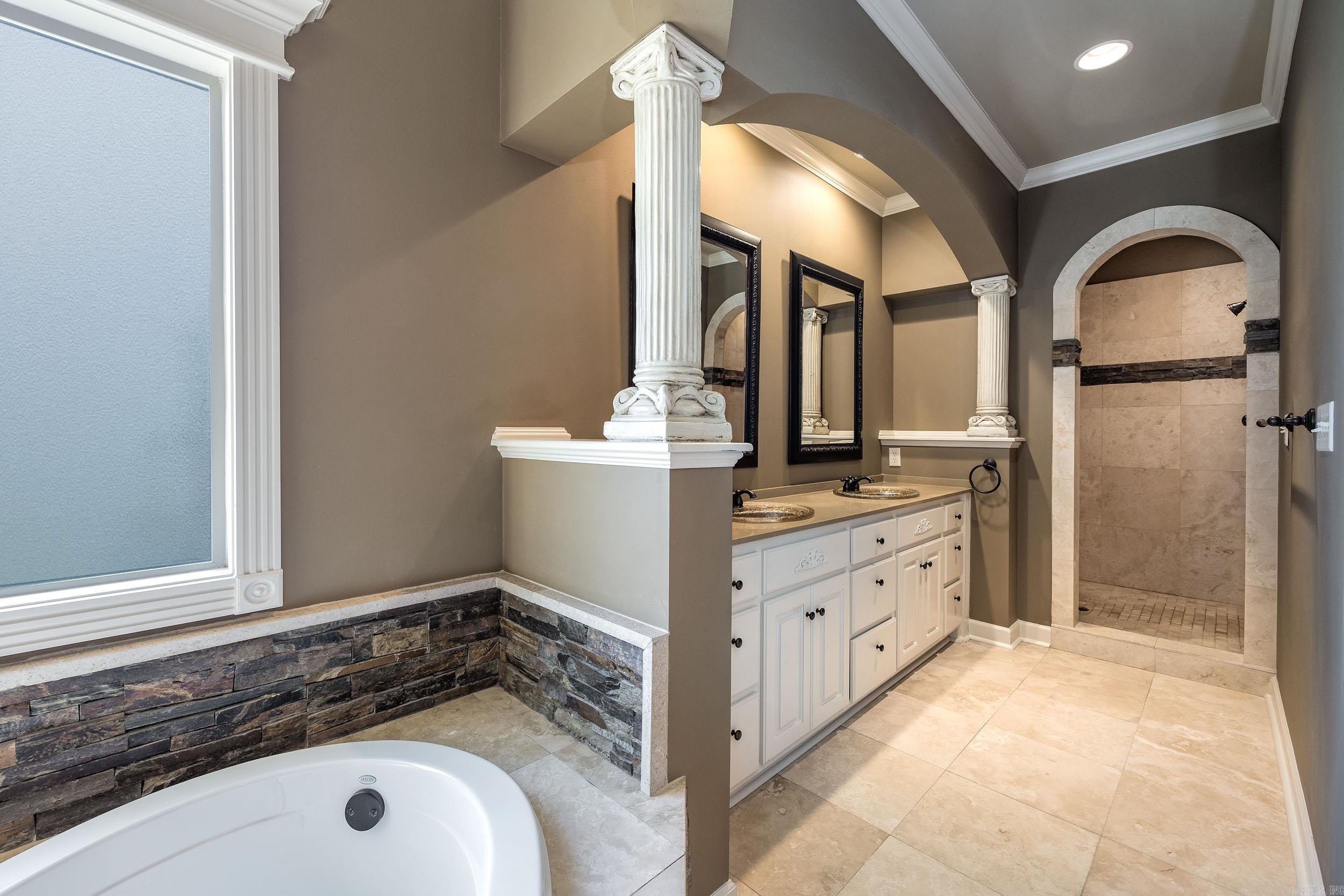 126 Oneida Way