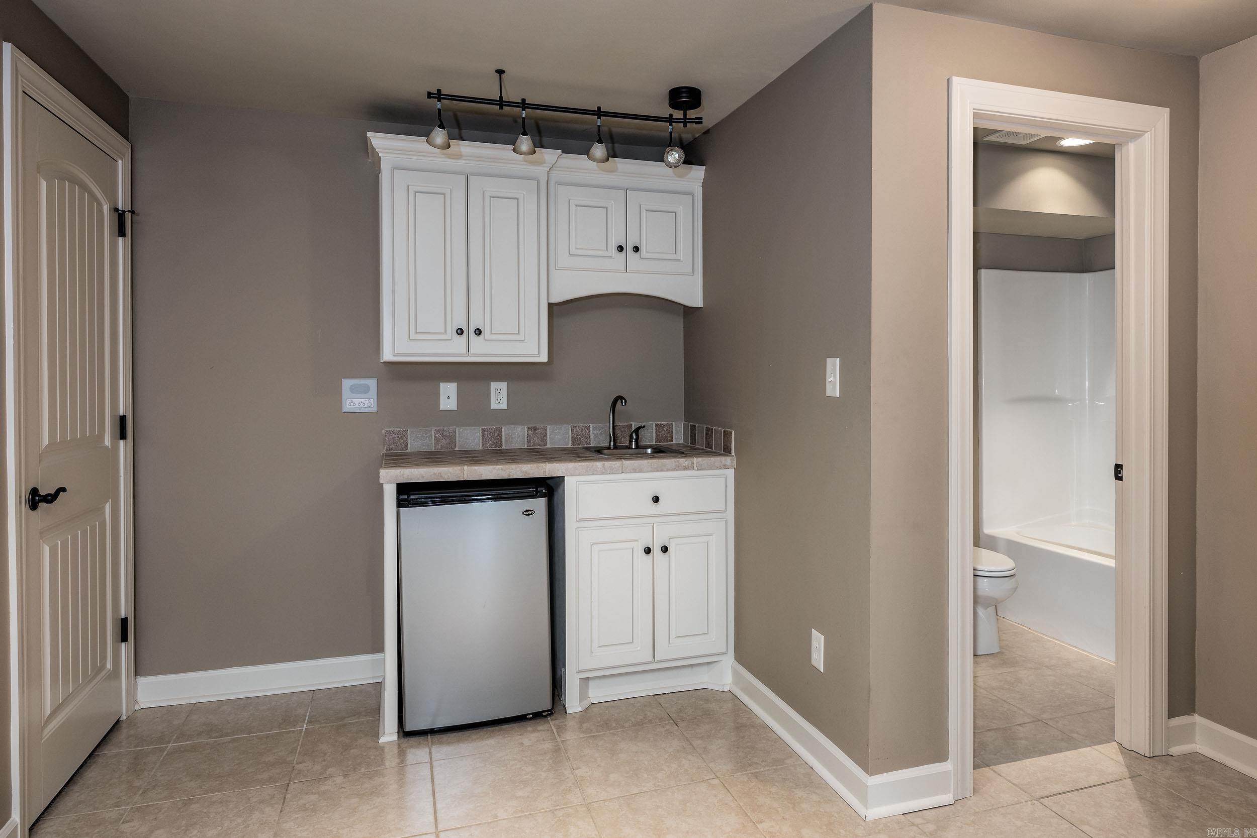 126 Oneida Way