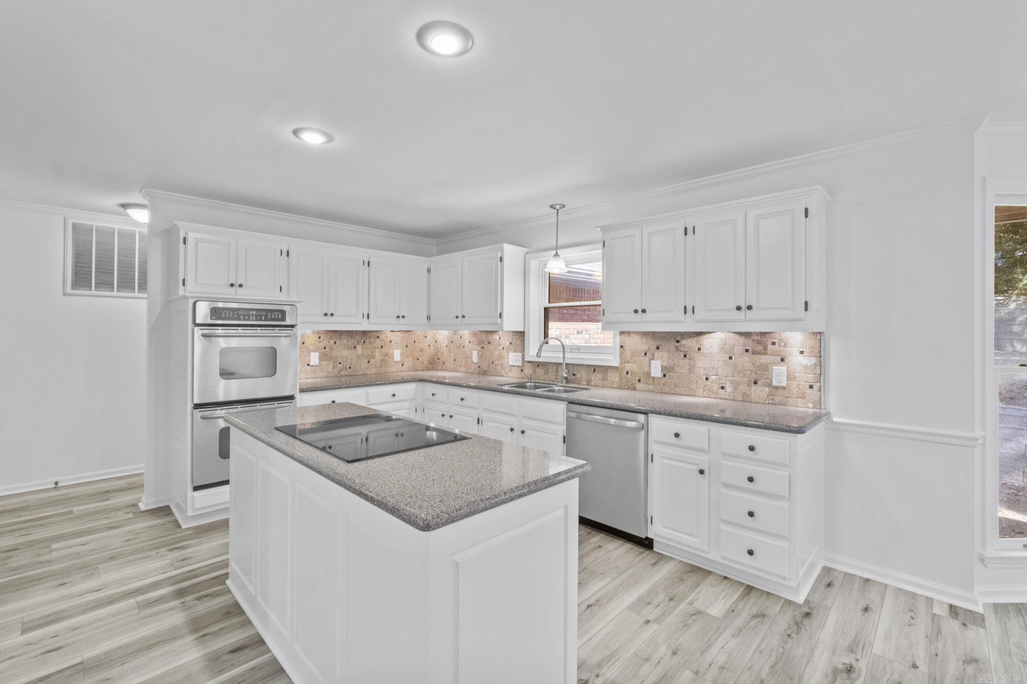 907 Cartier Lane