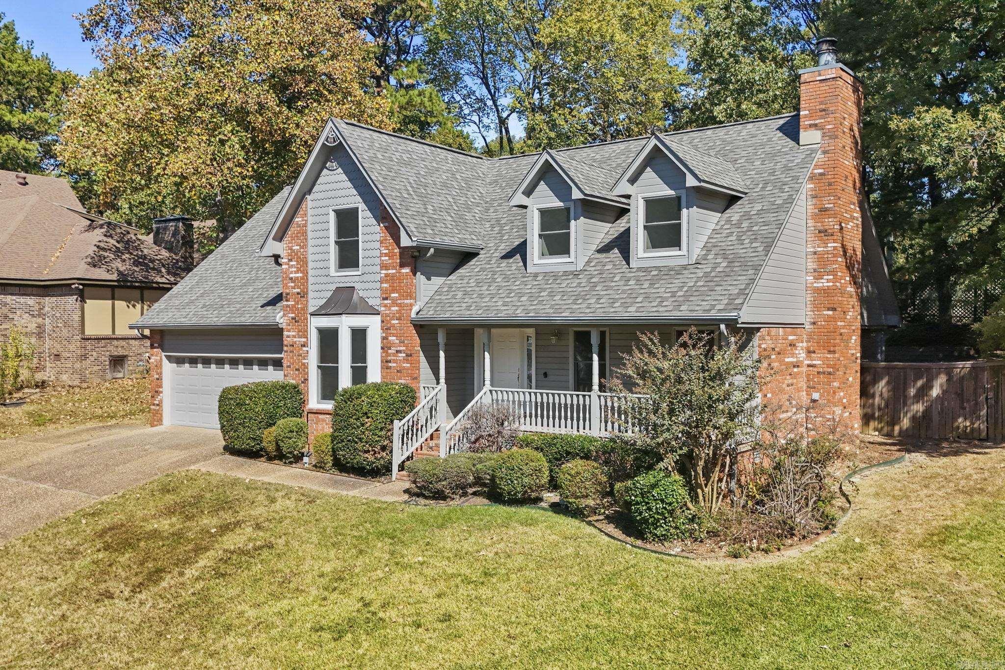 907 Cartier Lane