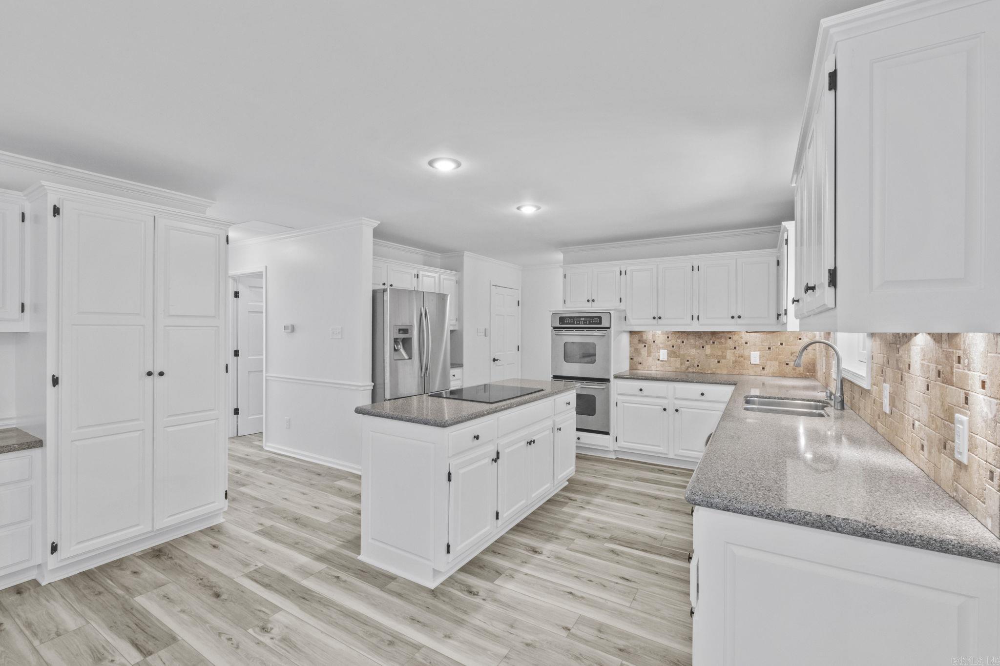 907 Cartier Lane