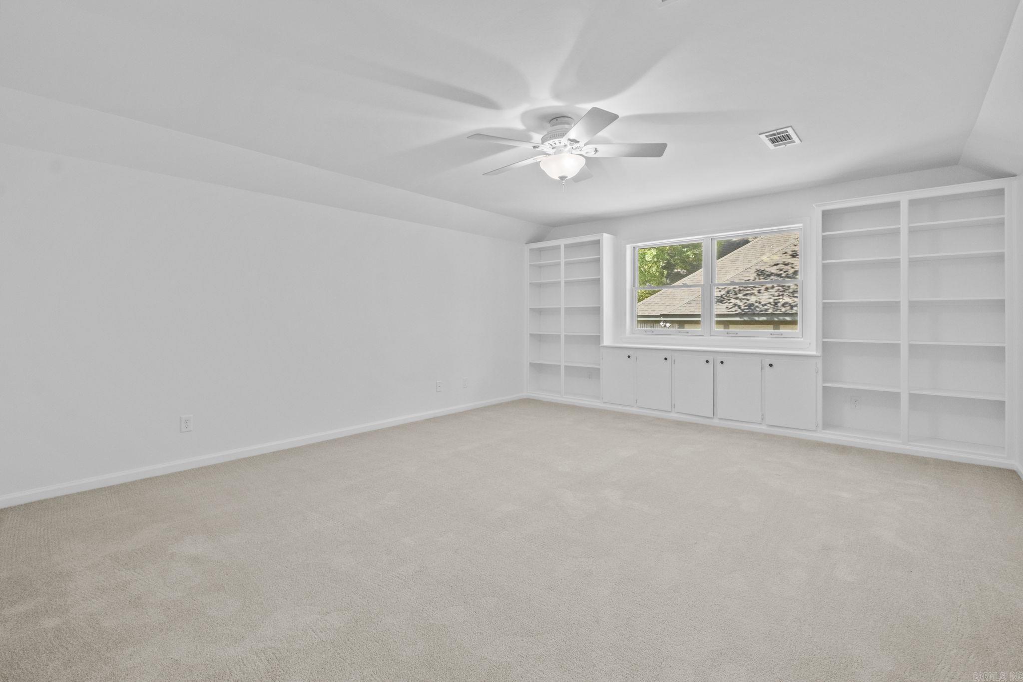 907 Cartier Lane