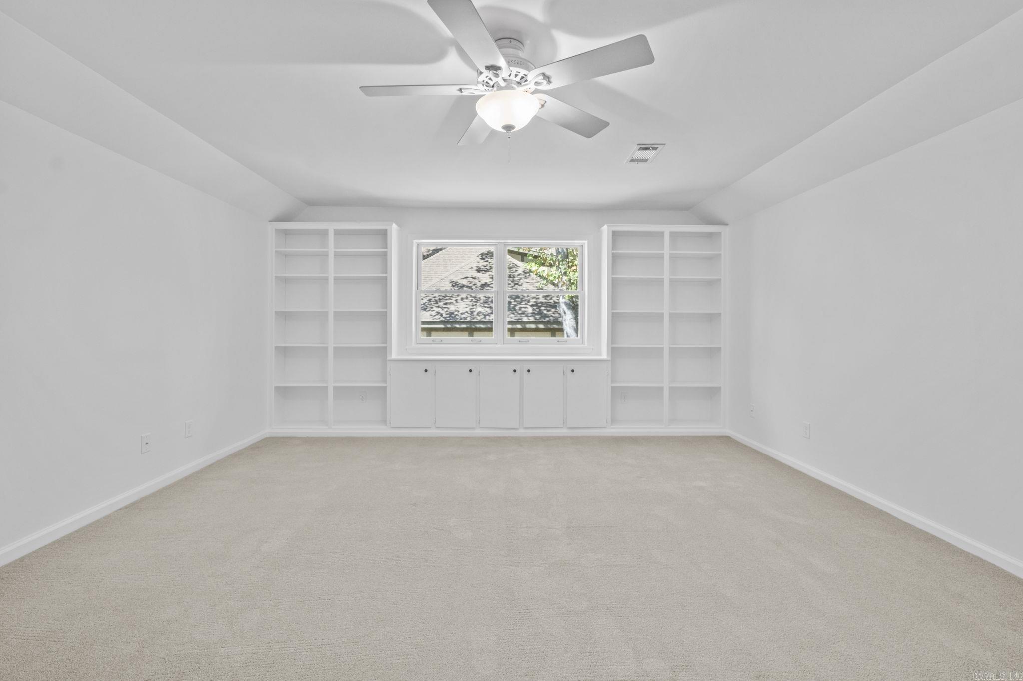 907 Cartier Lane
