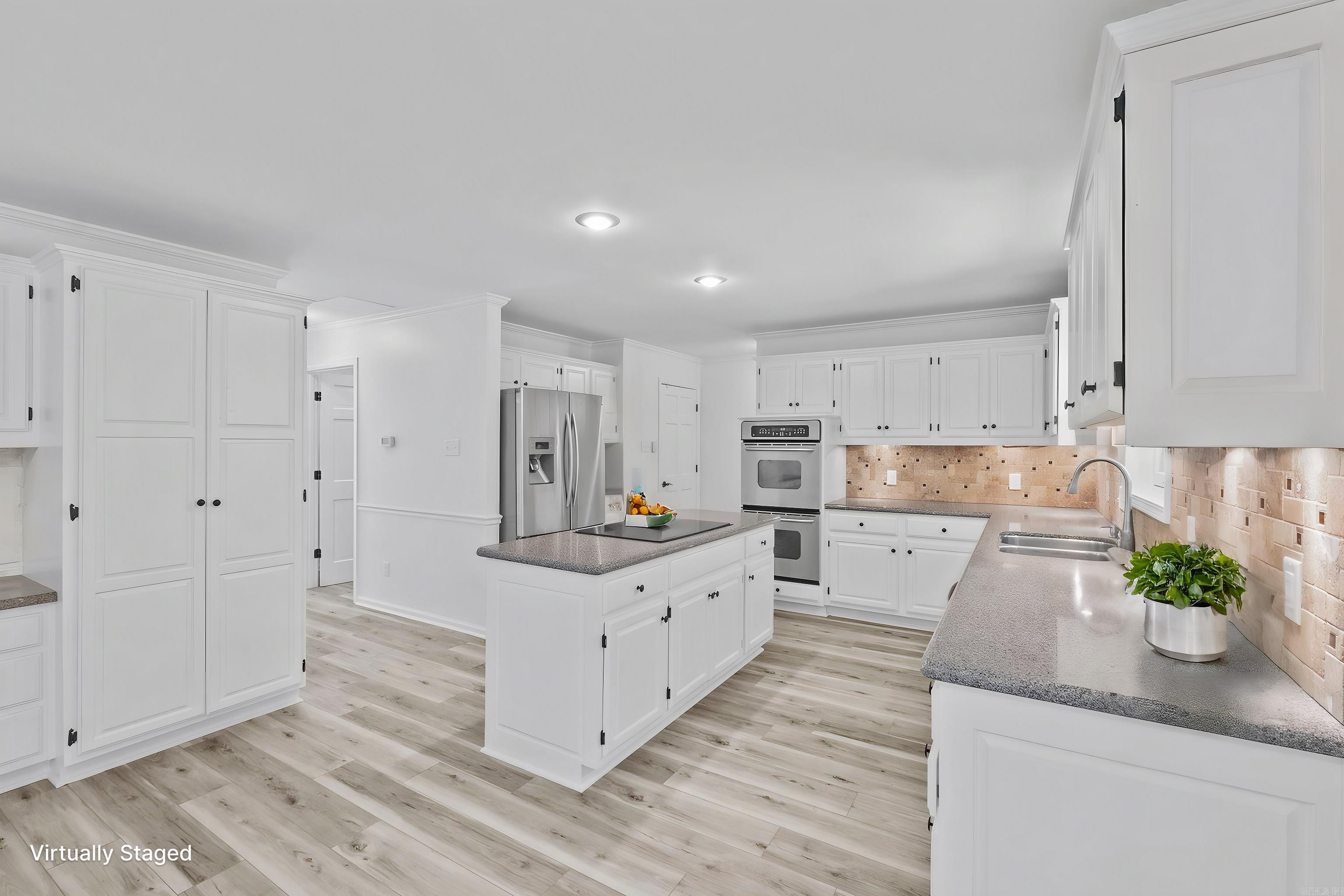907 Cartier Lane
