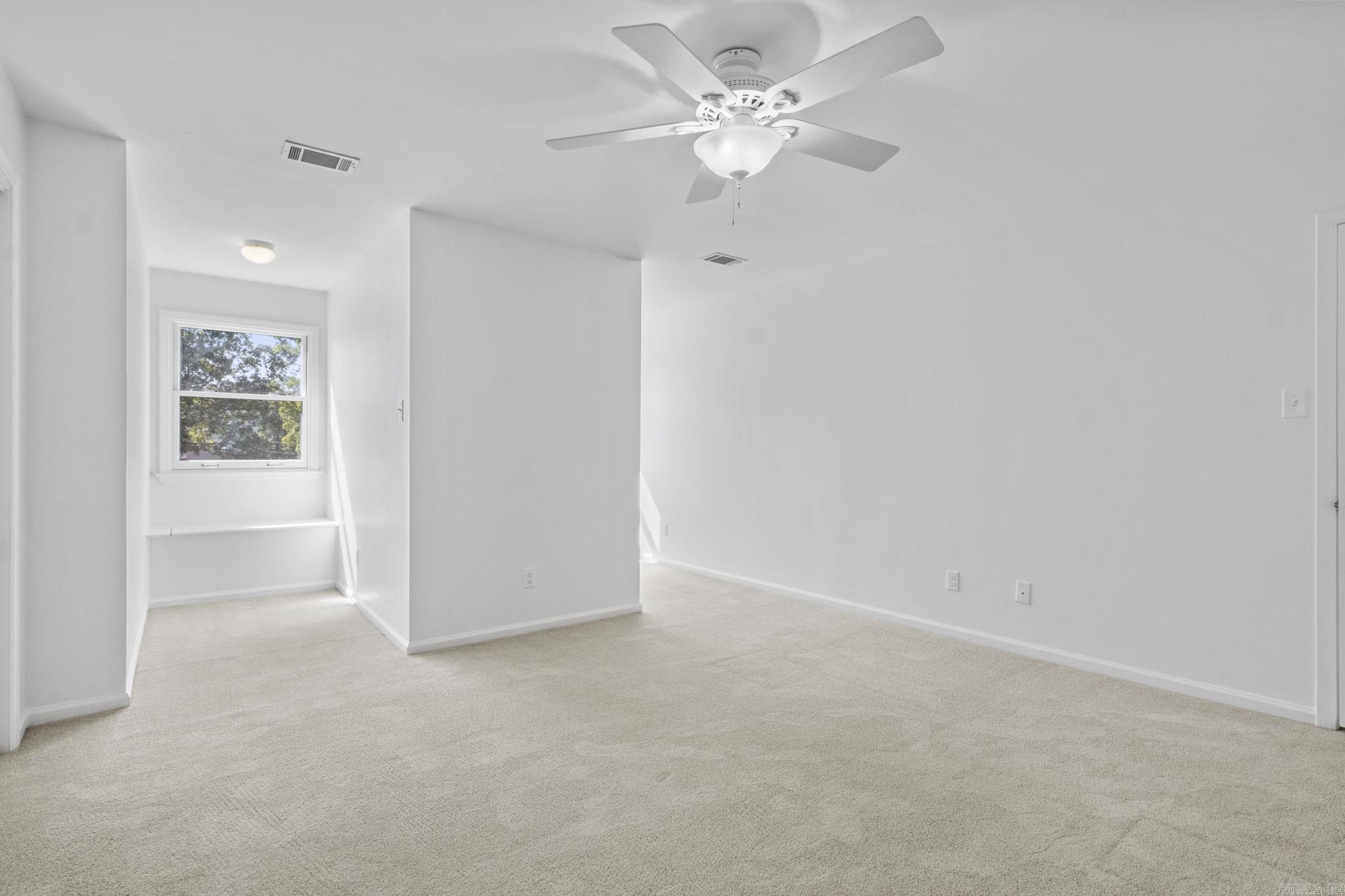 907 Cartier Lane