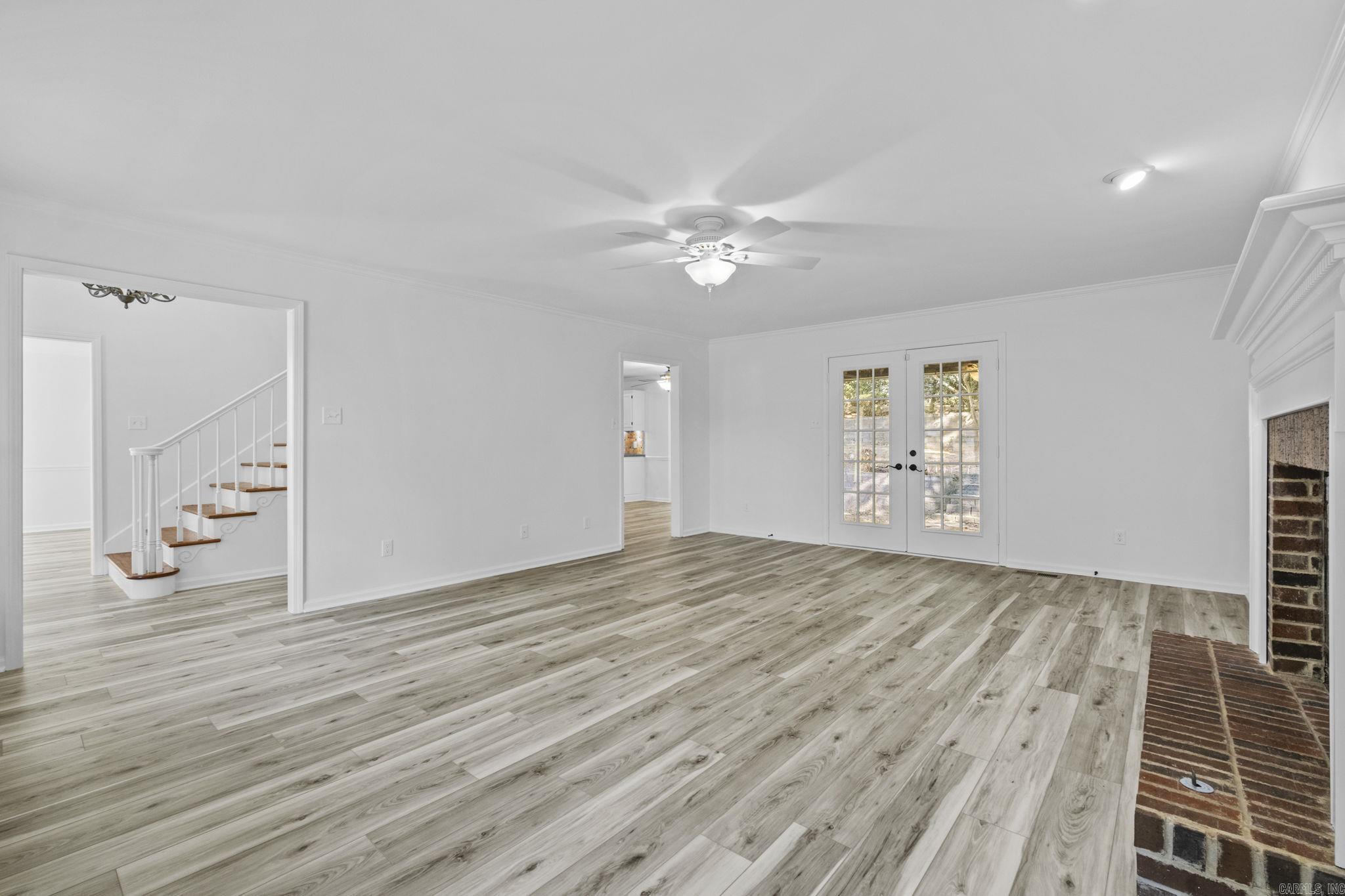 907 Cartier Lane