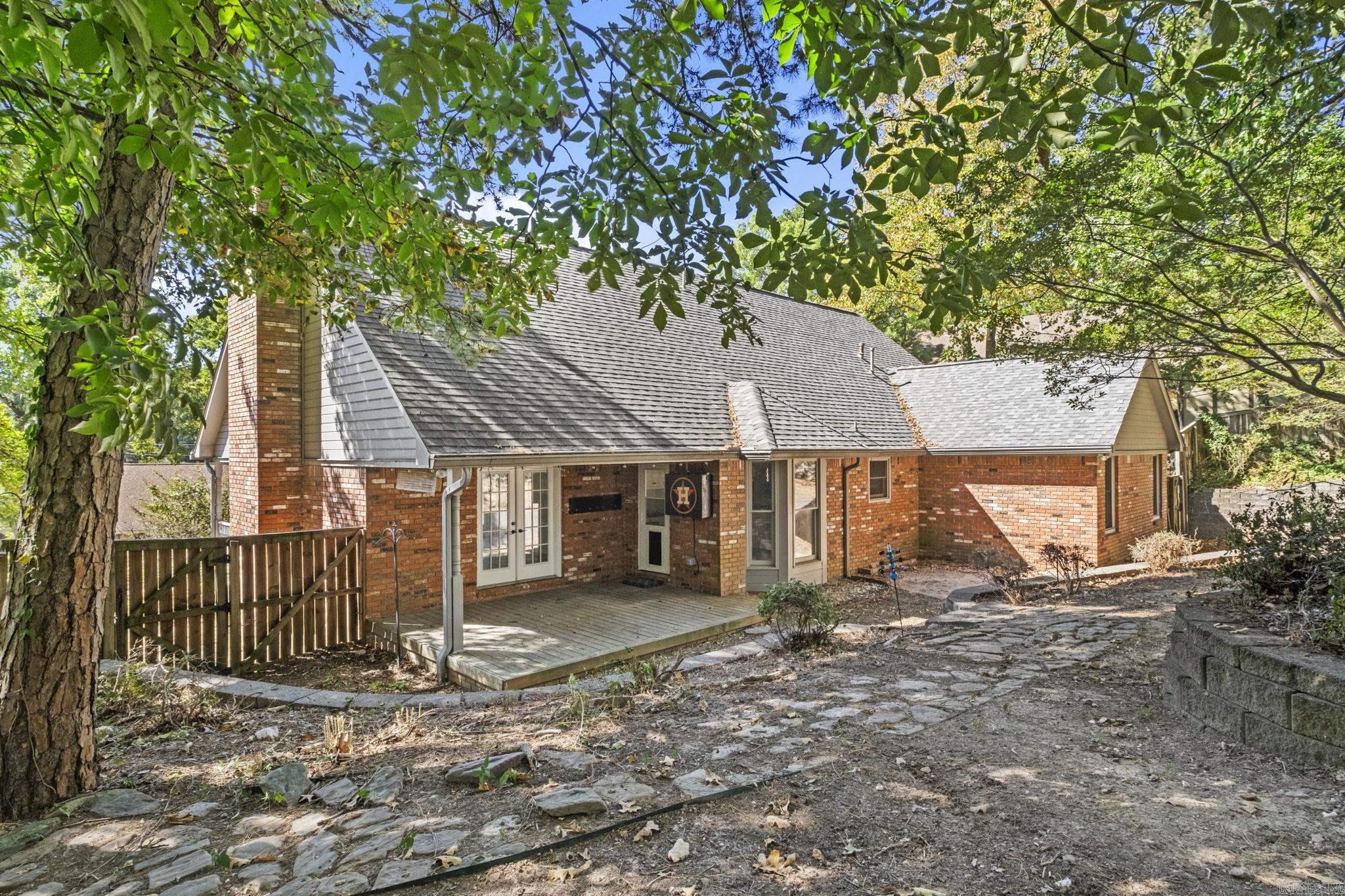 907 Cartier Lane
