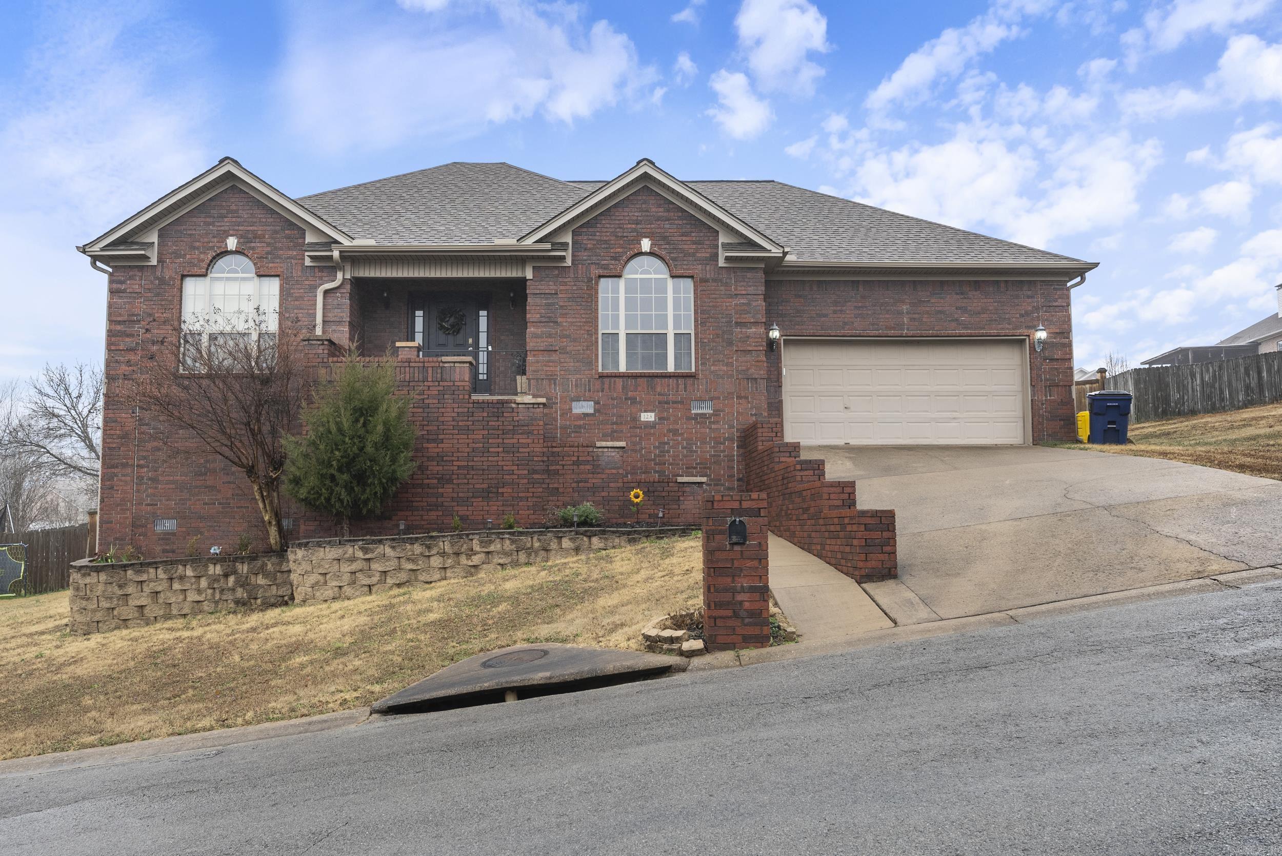 123 Ridgecrest Square