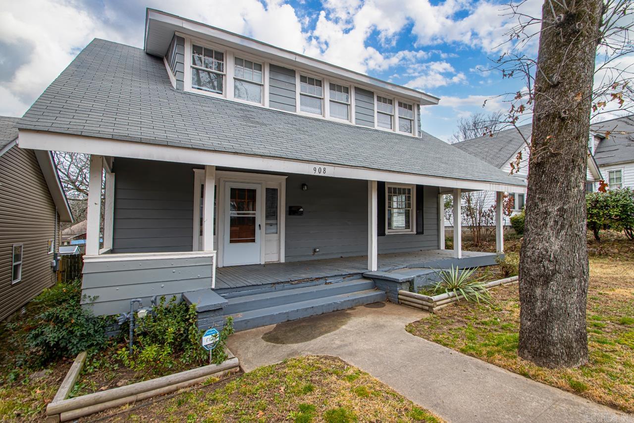 908 Lewis Street