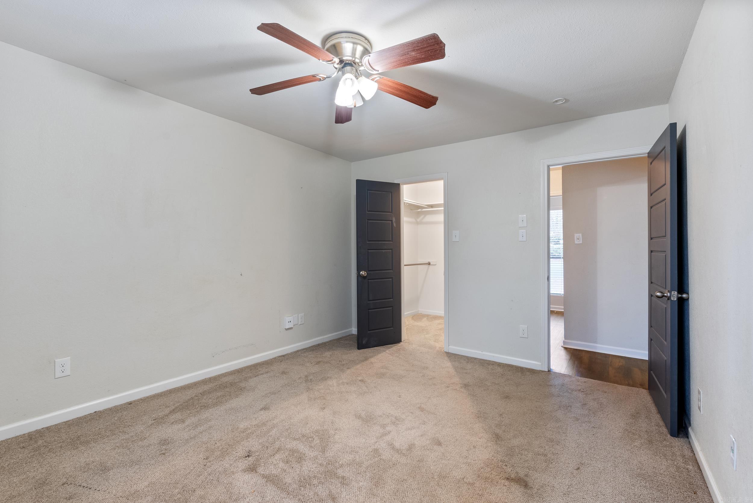 102 Pin Oak Cove