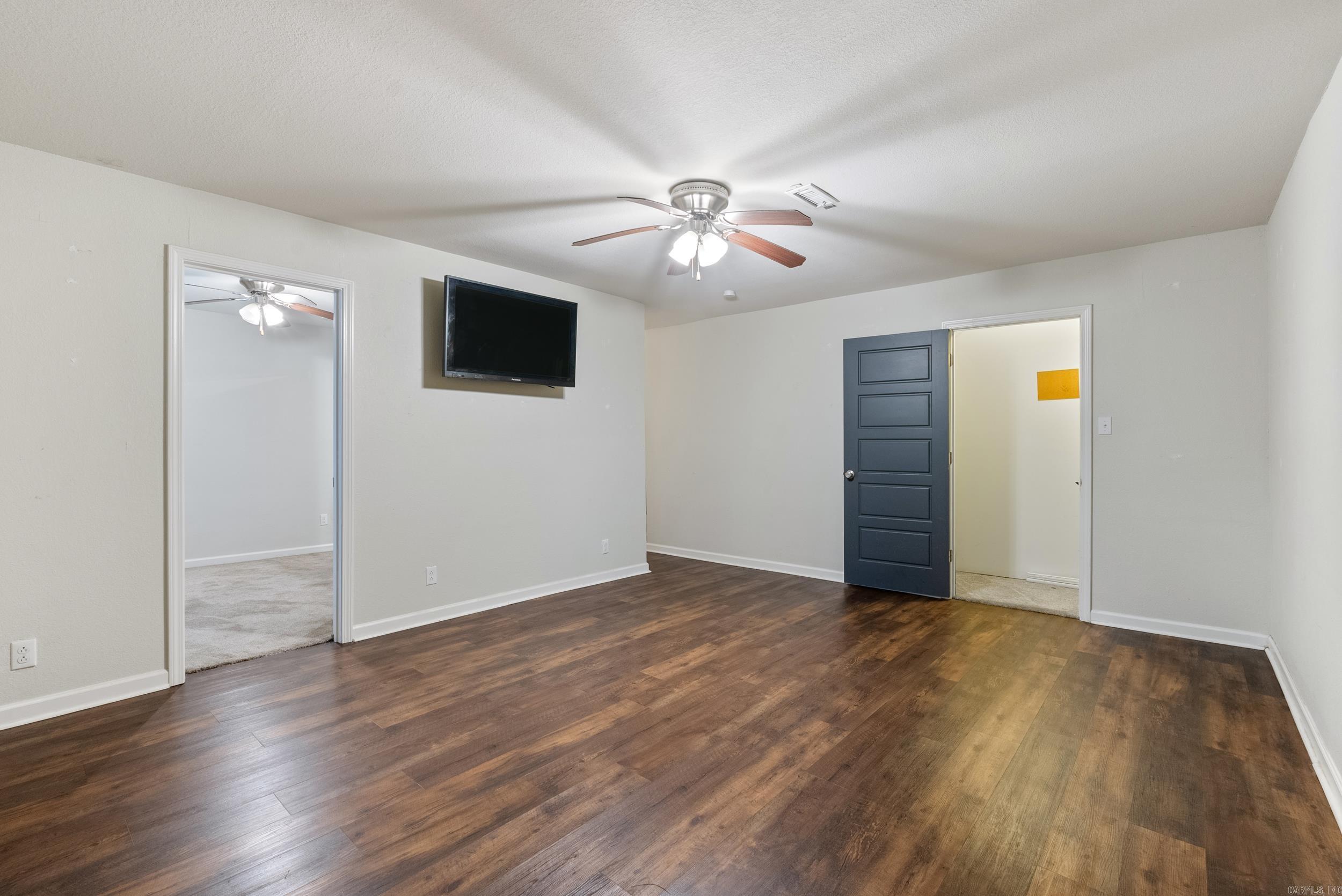102 Pin Oak Cove