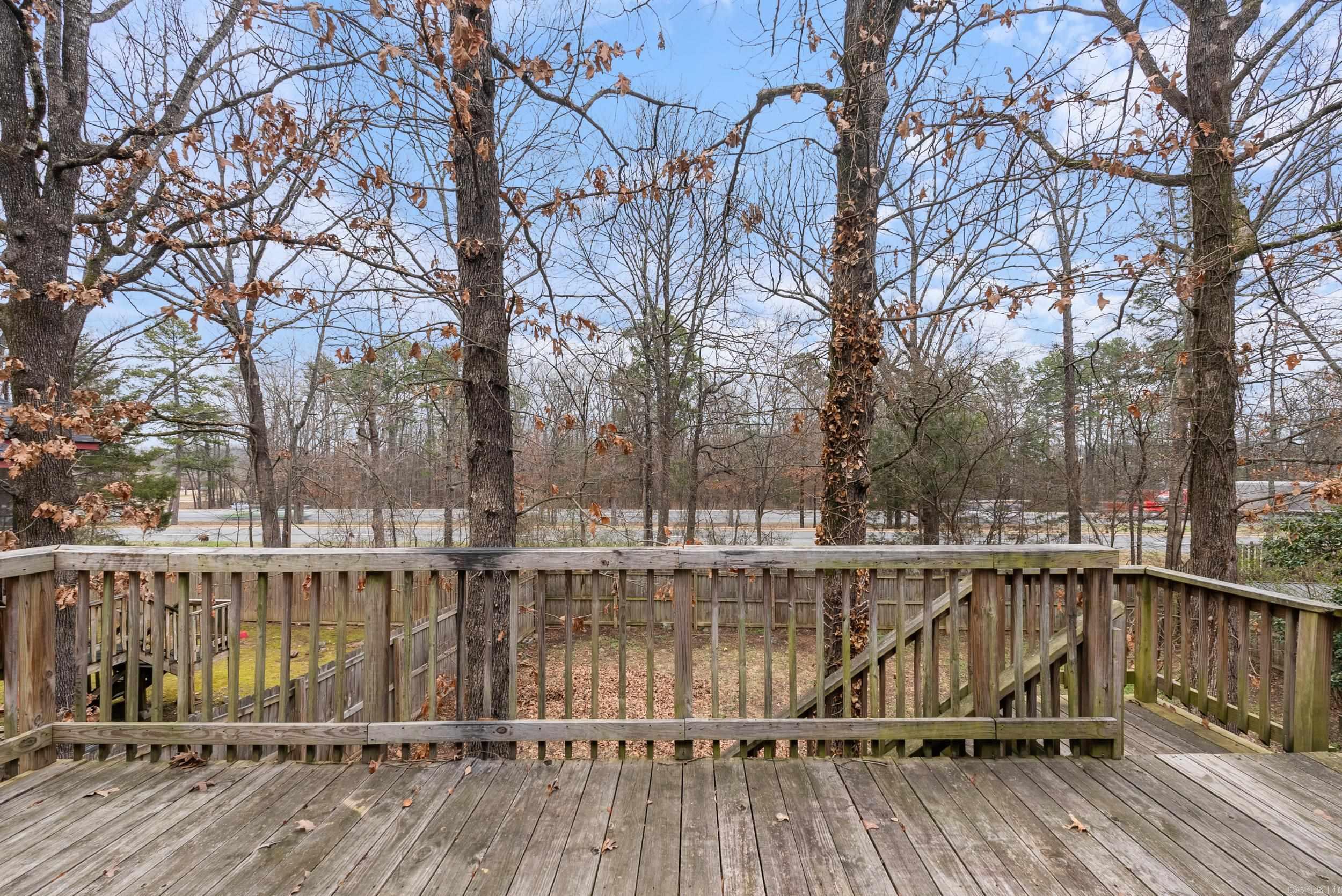 102 Pin Oak Cove