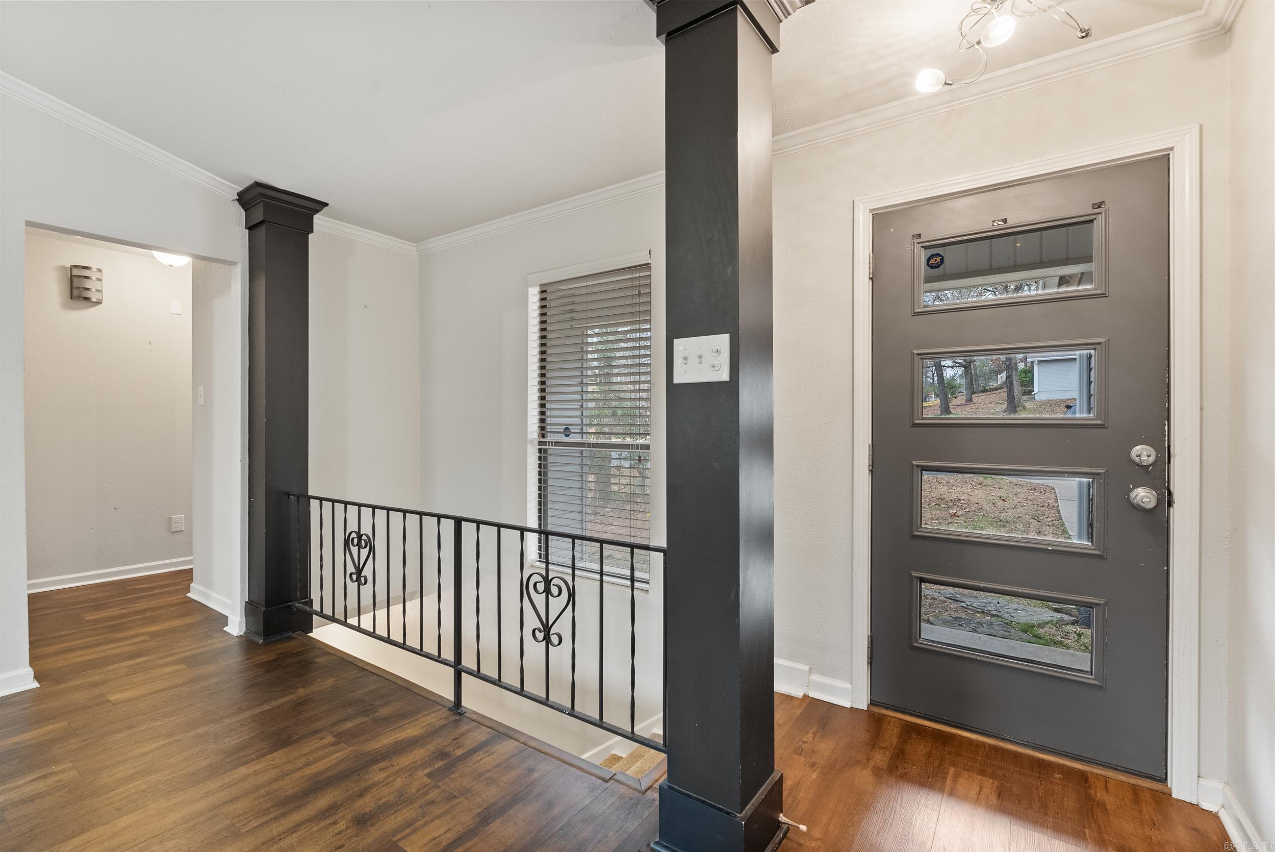 102 Pin Oak Cove