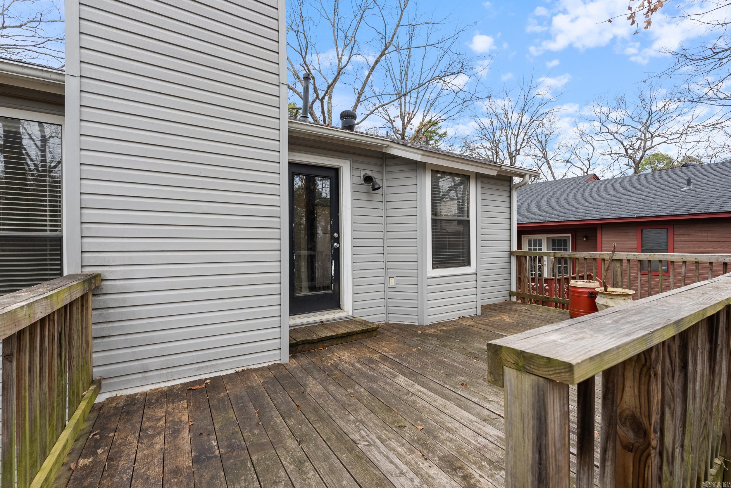 102 Pin Oak Cove