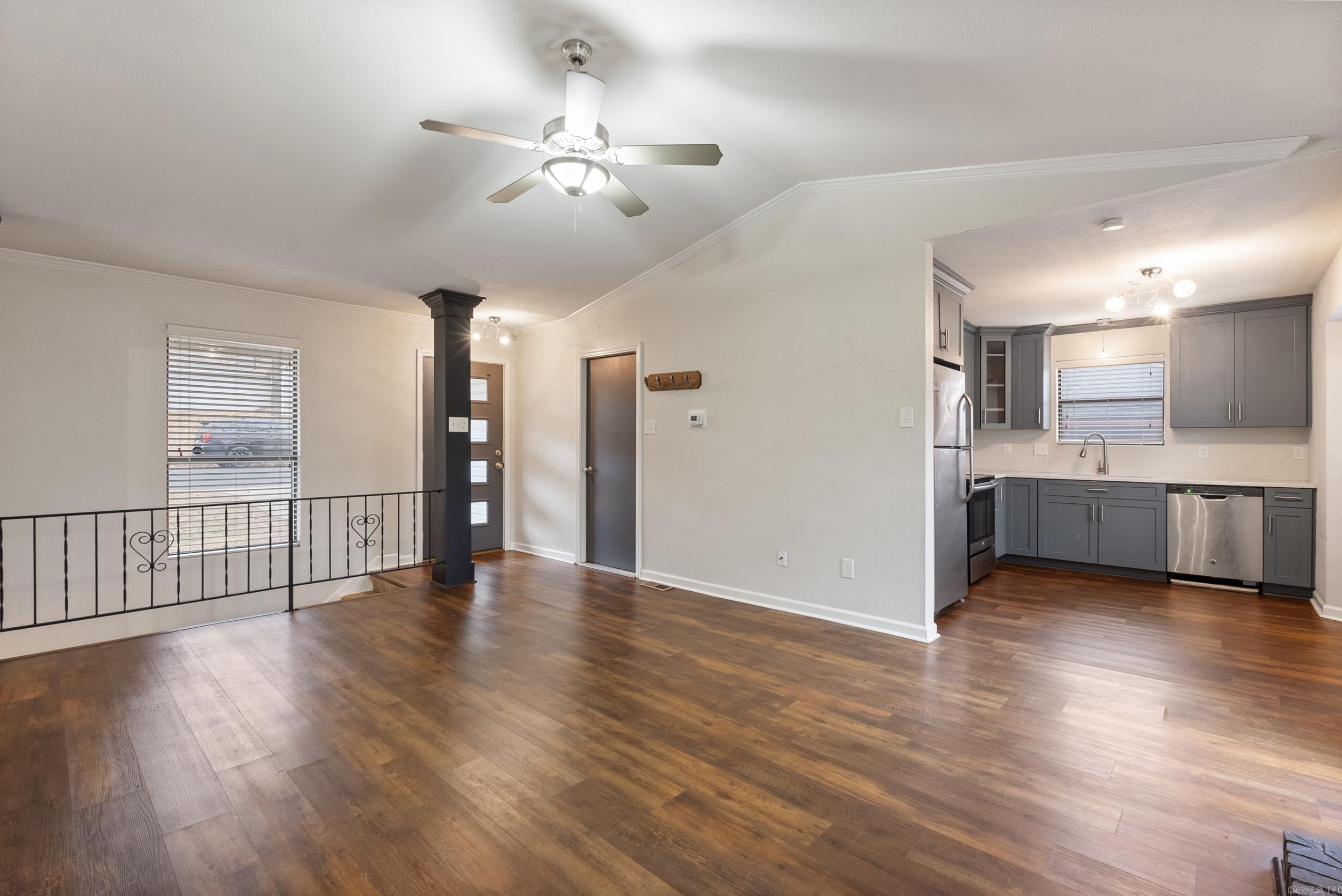 102 Pin Oak Cove