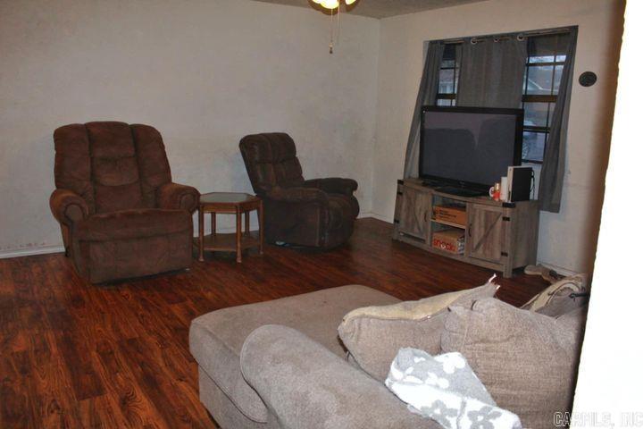 200 NE 15th