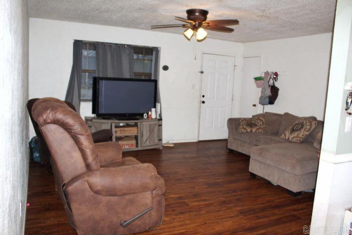 200 NE 15th