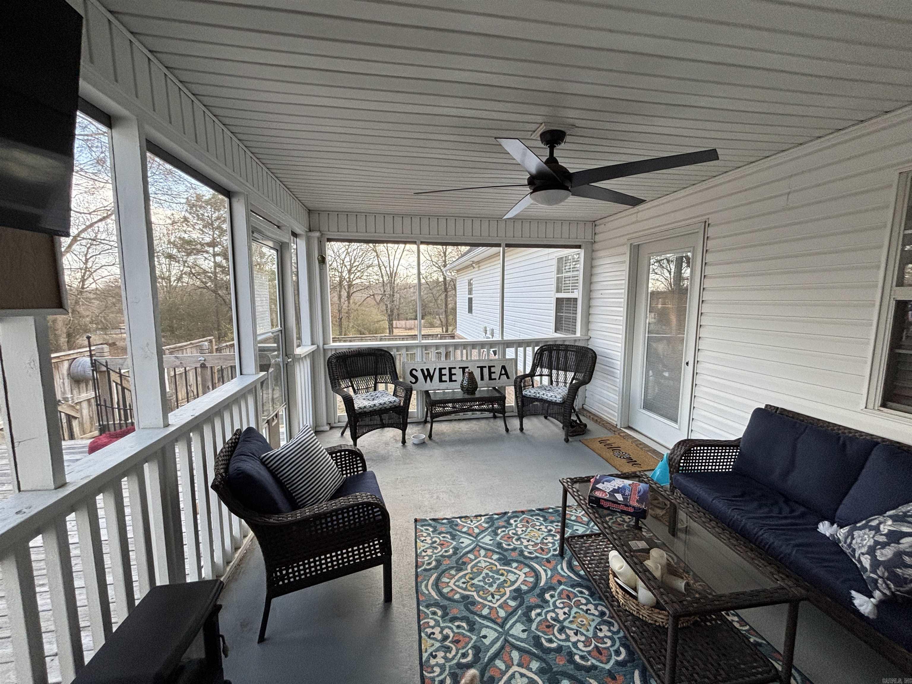 104 E Courtney Cove