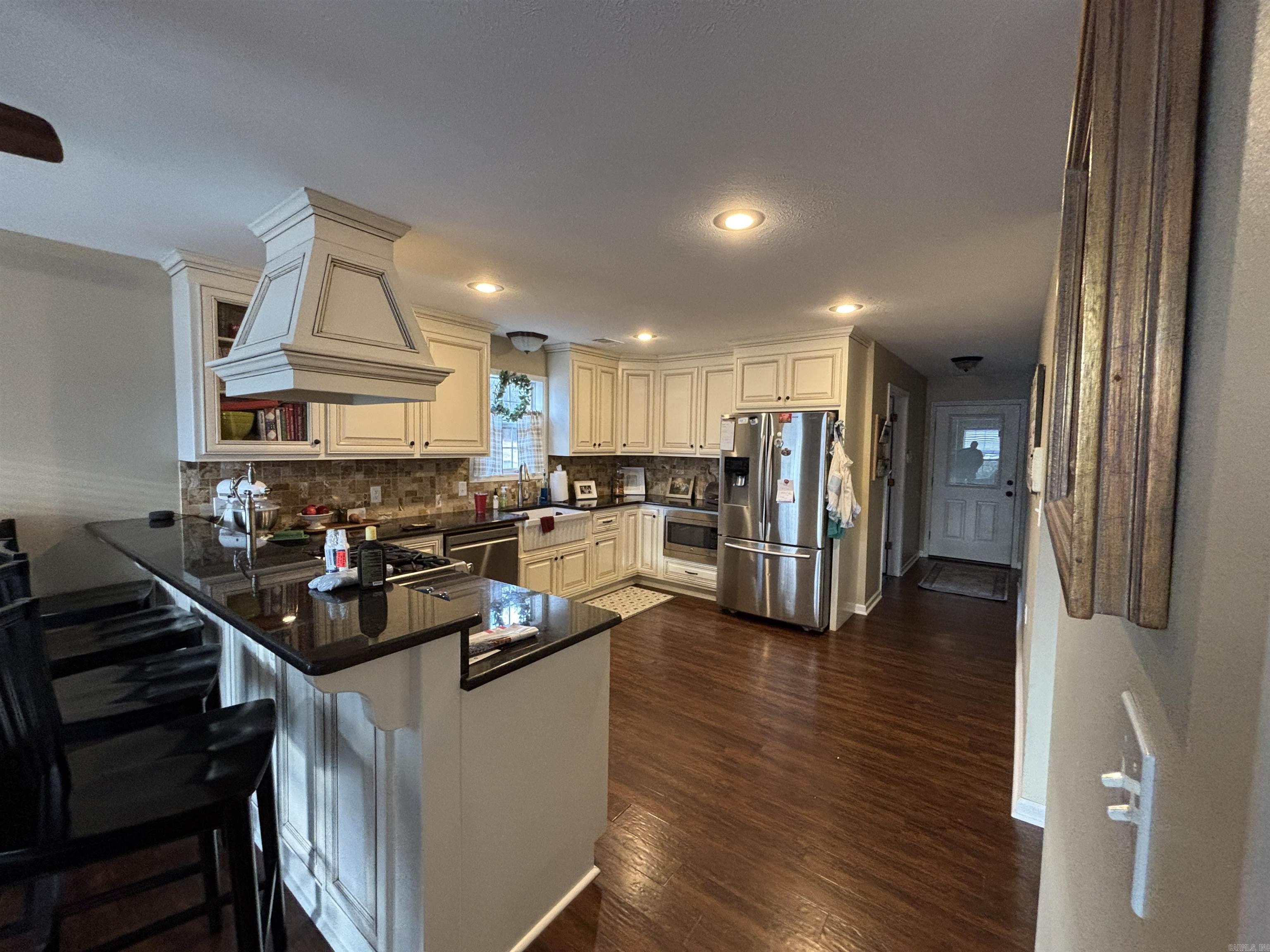 104 E Courtney Cove