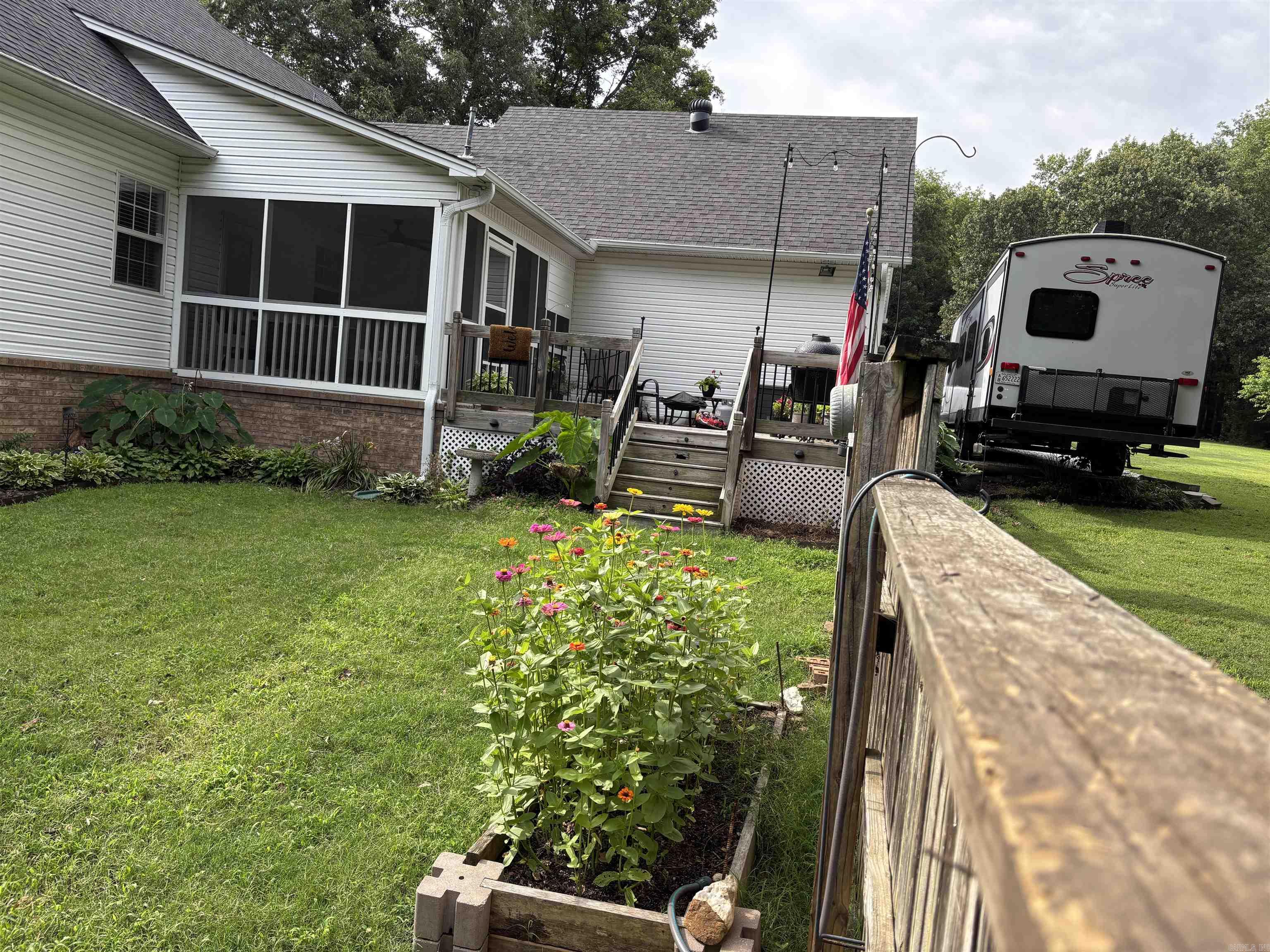 104 E Courtney Cove