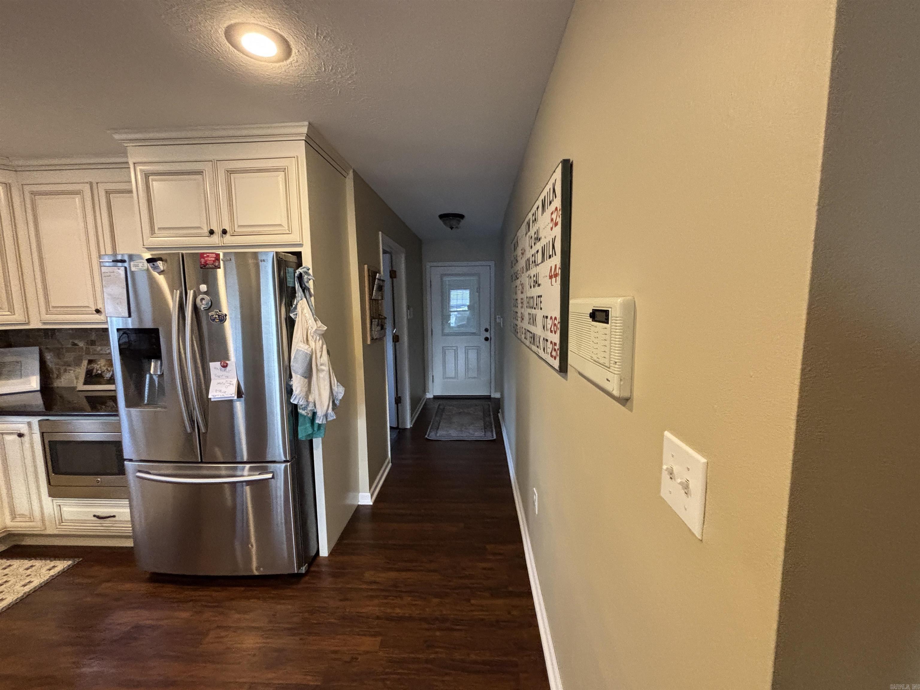 104 E Courtney Cove