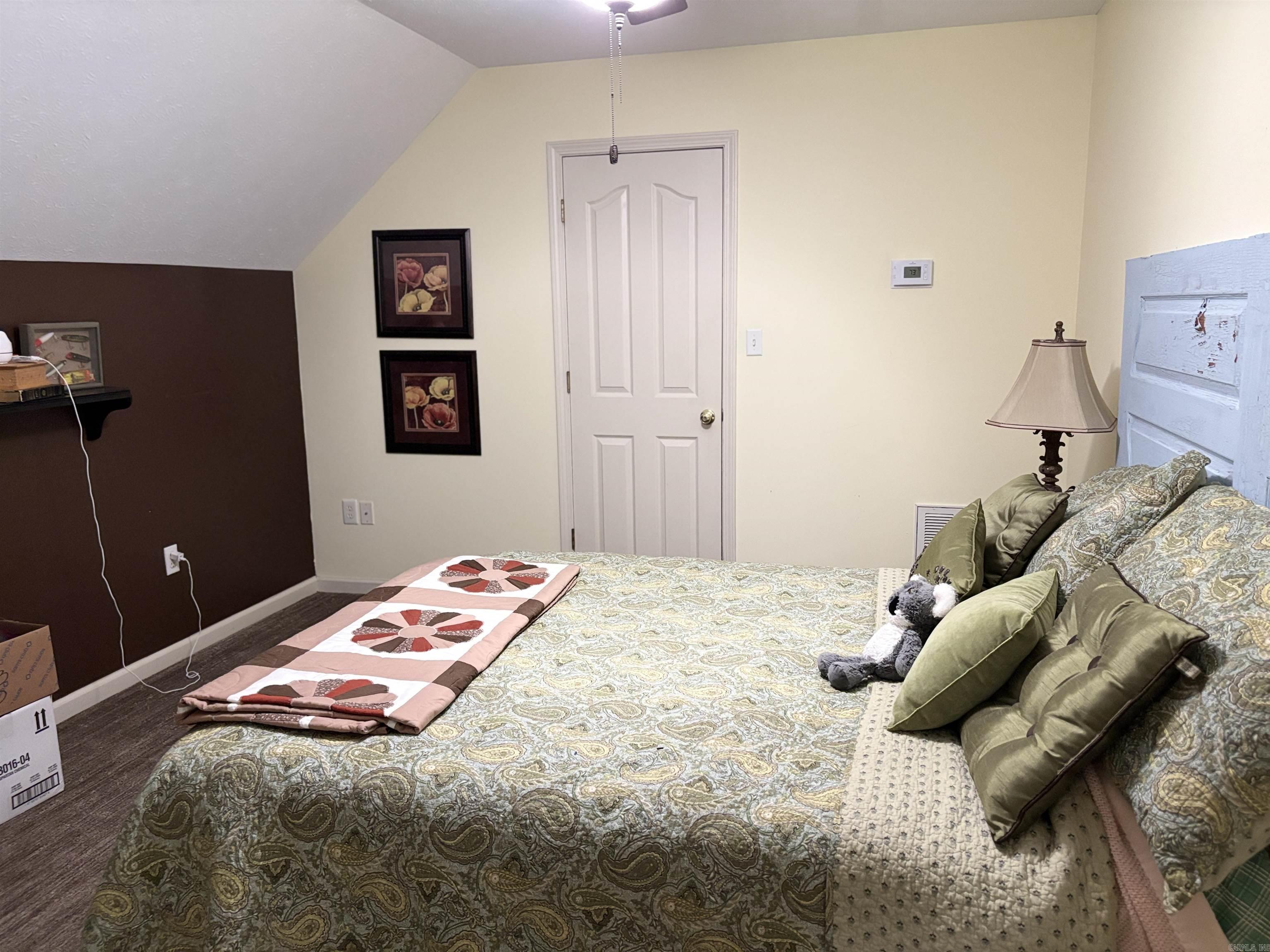 104 E Courtney Cove