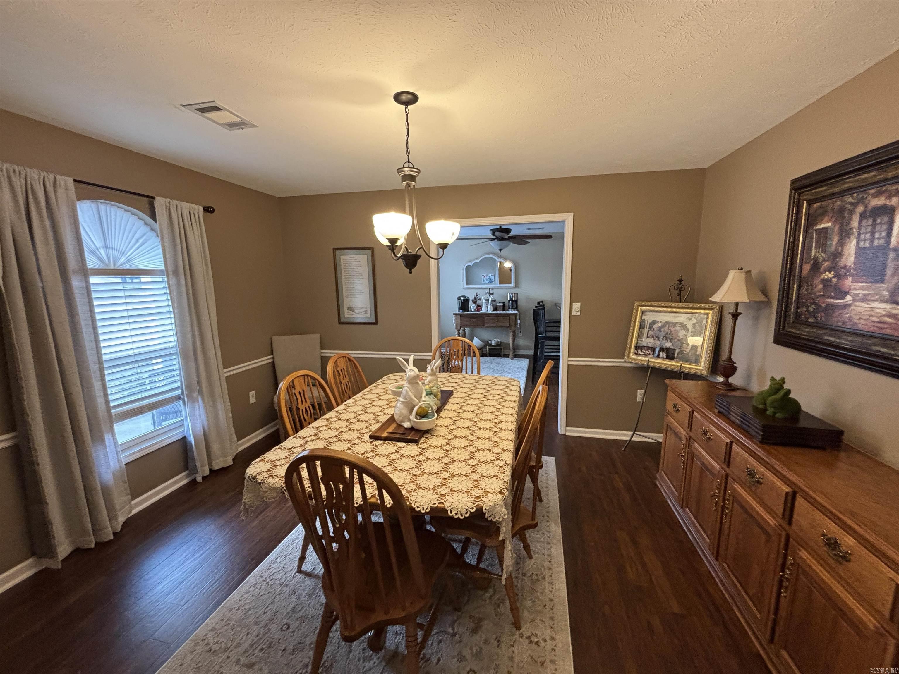 104 E Courtney Cove