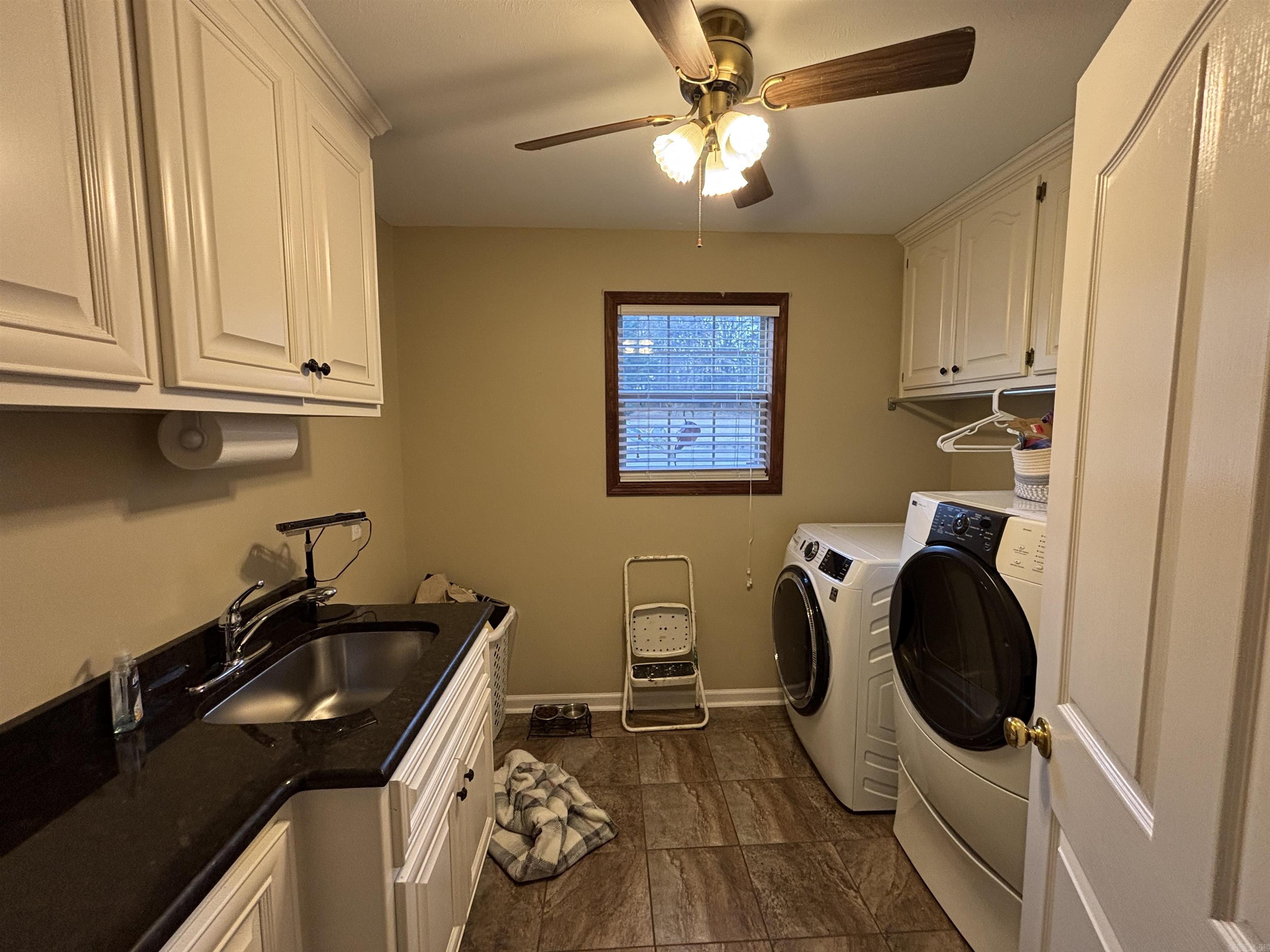 104 E Courtney Cove