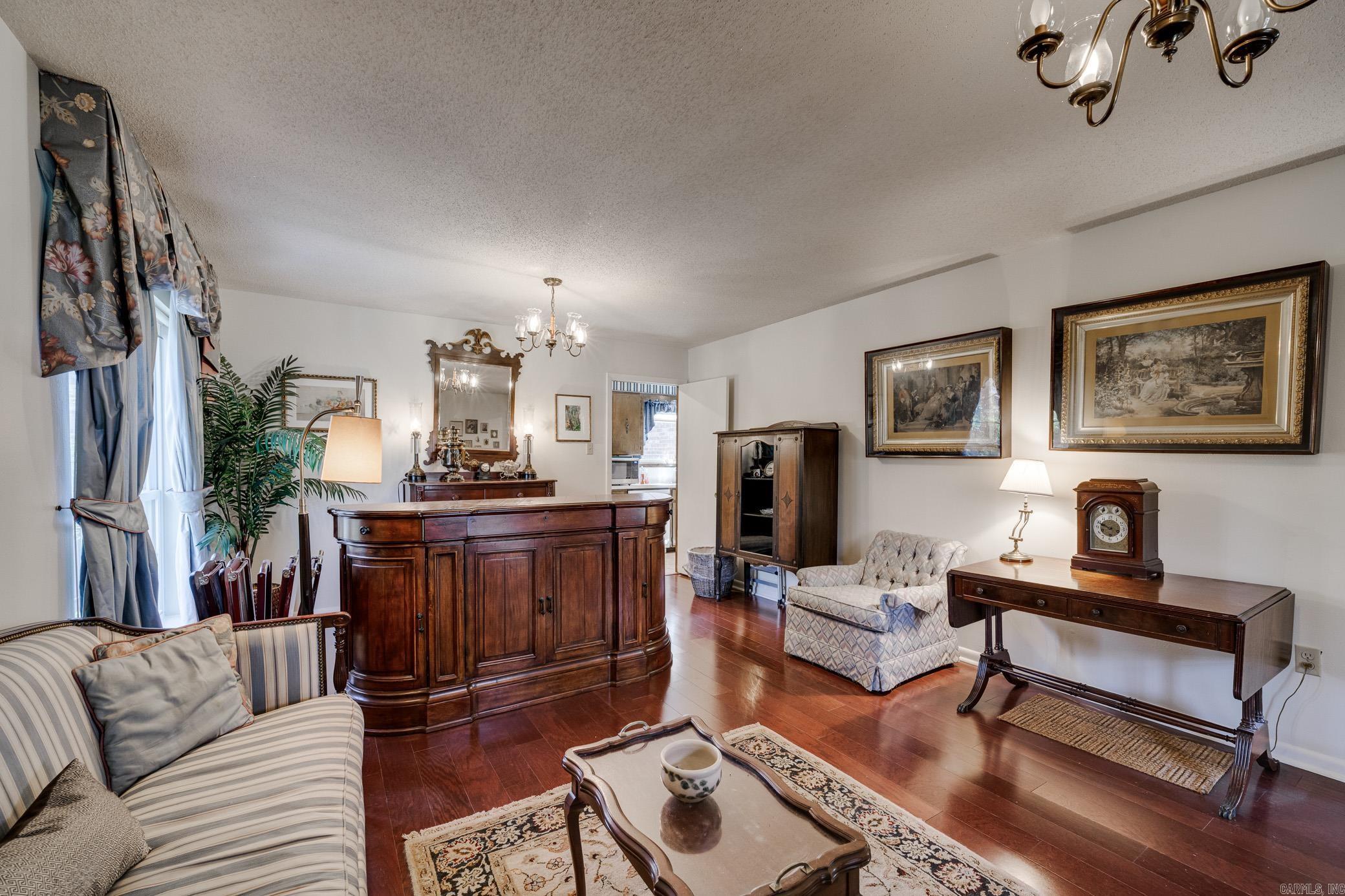 31 Forrest Ct