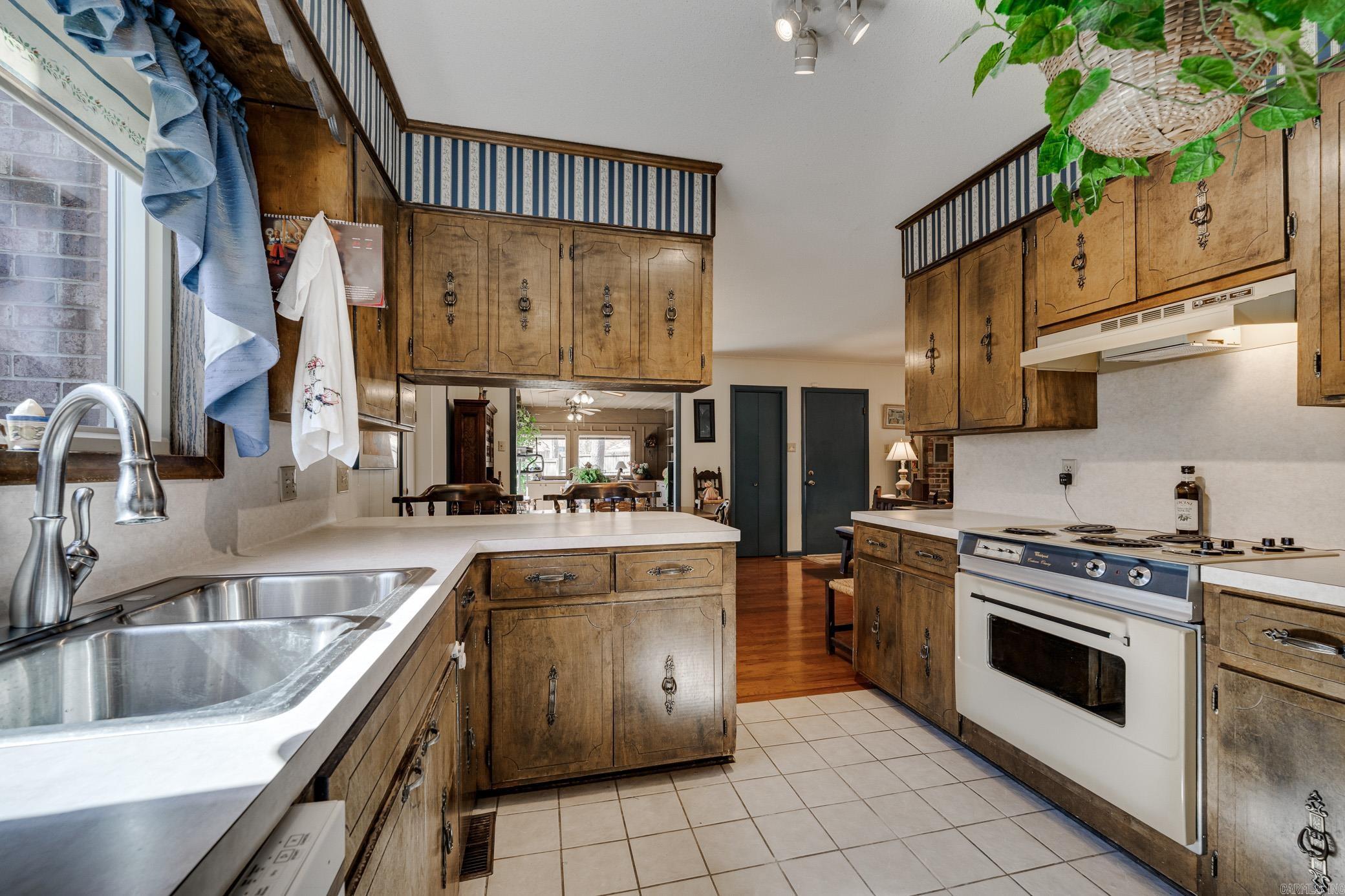 31 Forrest Ct