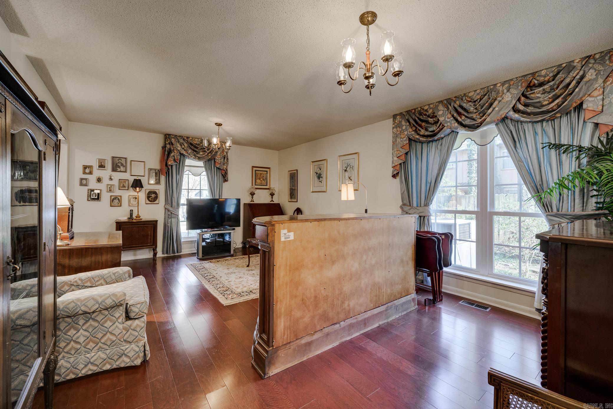 31 Forrest Ct