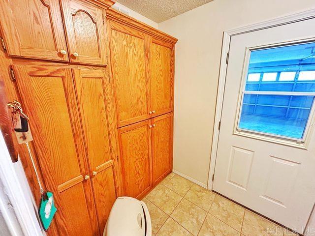 212 Cherokee Ln