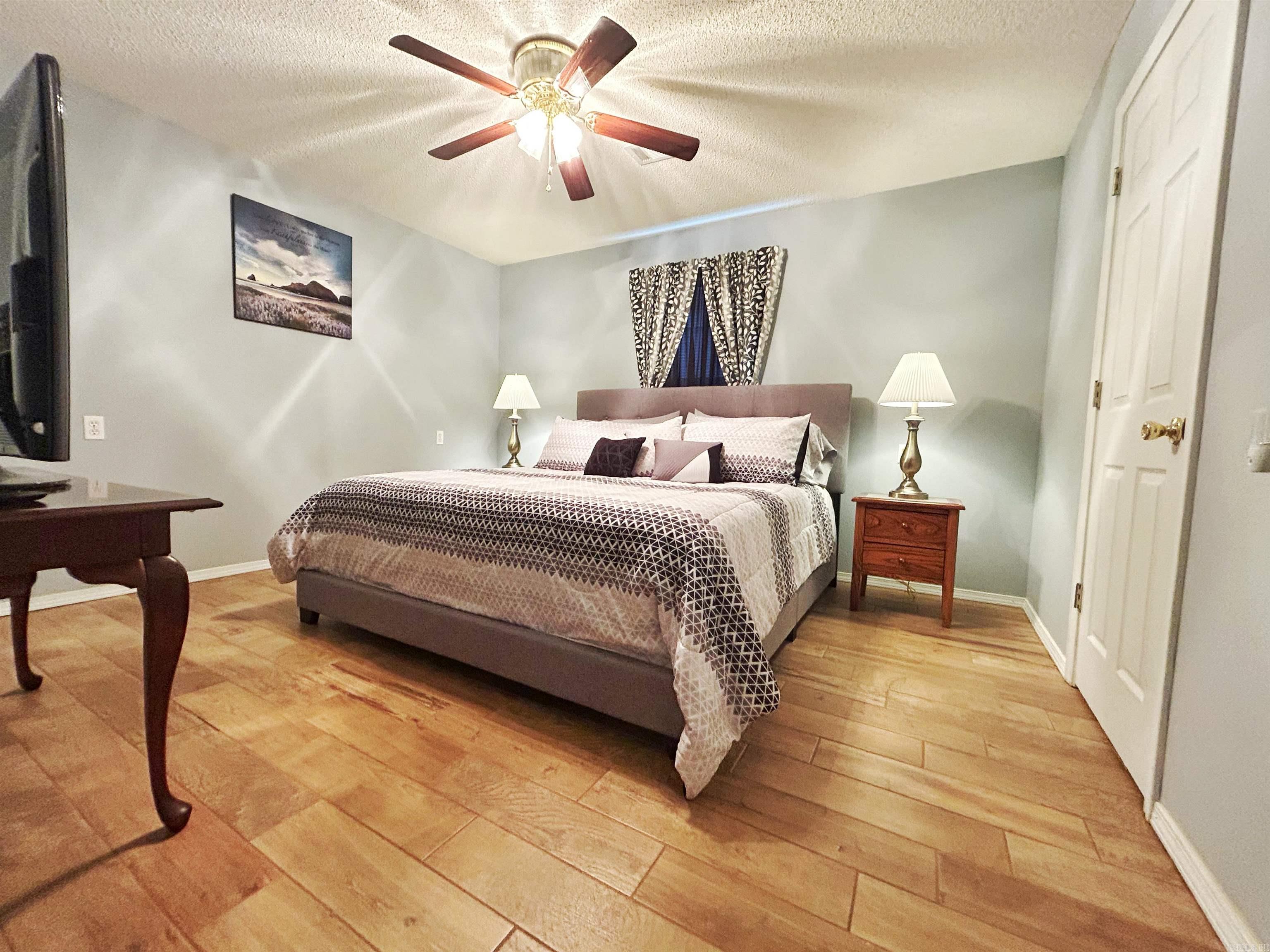 212 Cherokee Ln