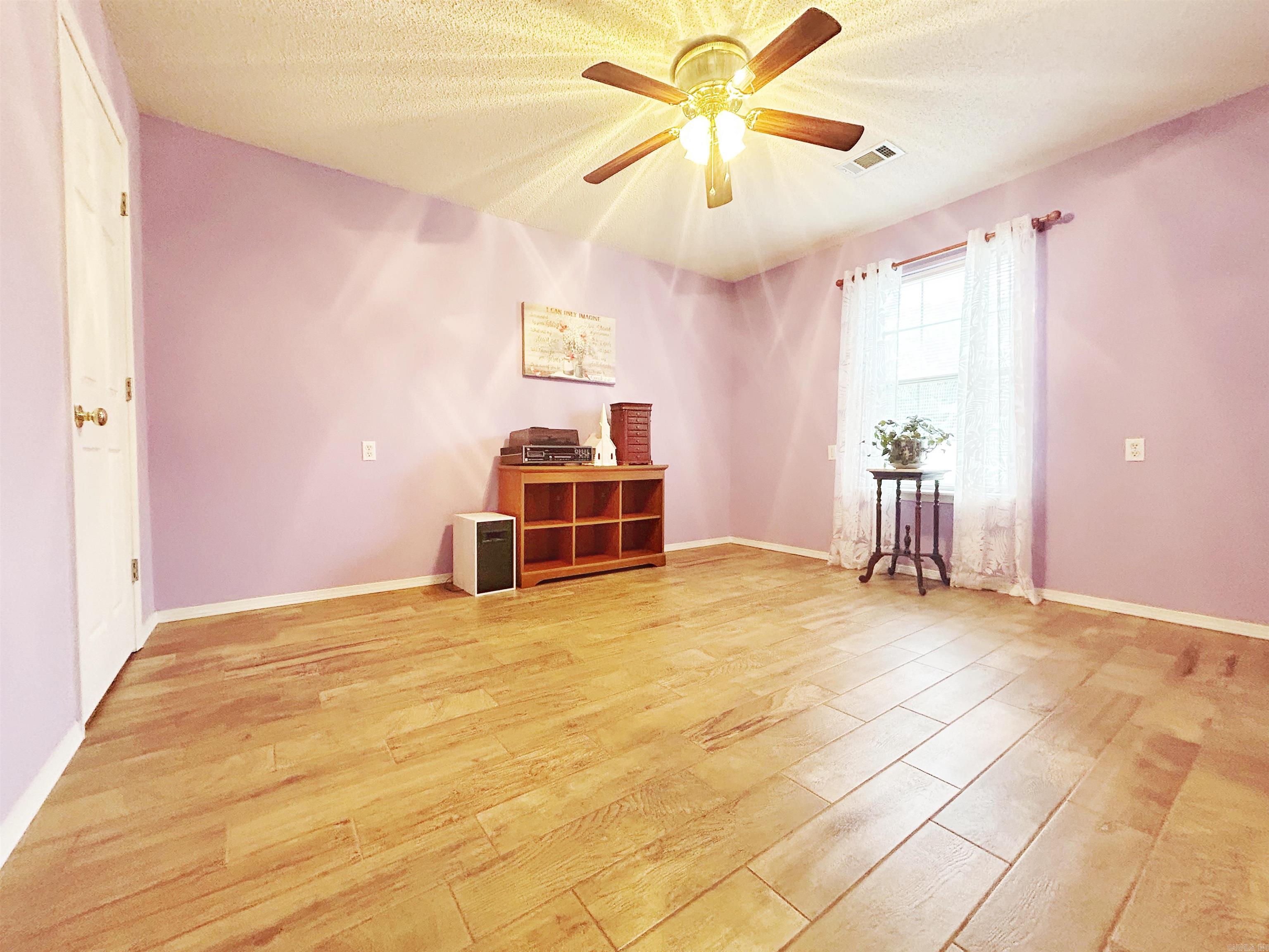 212 Cherokee Ln