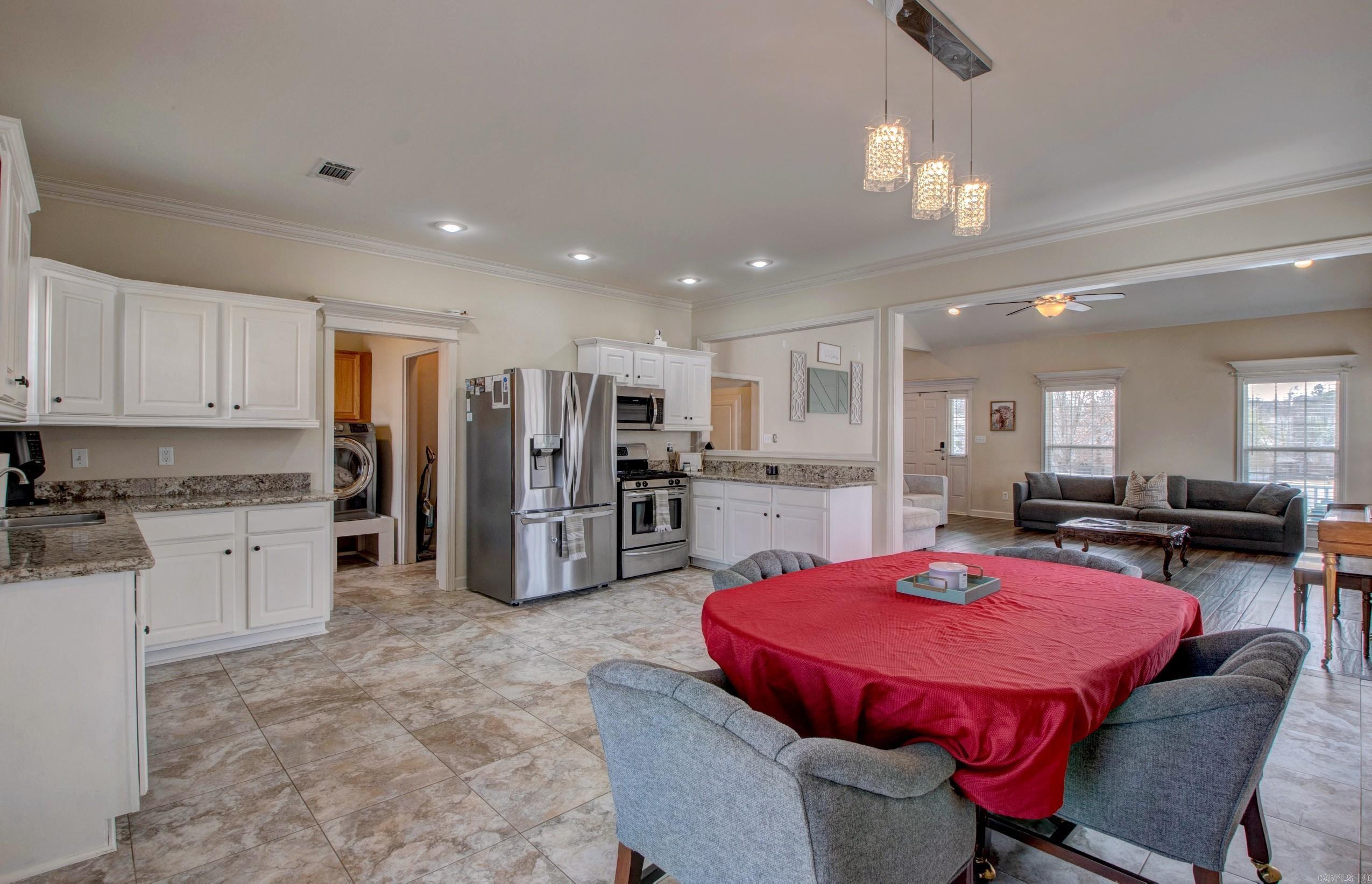 5 Grant Cove