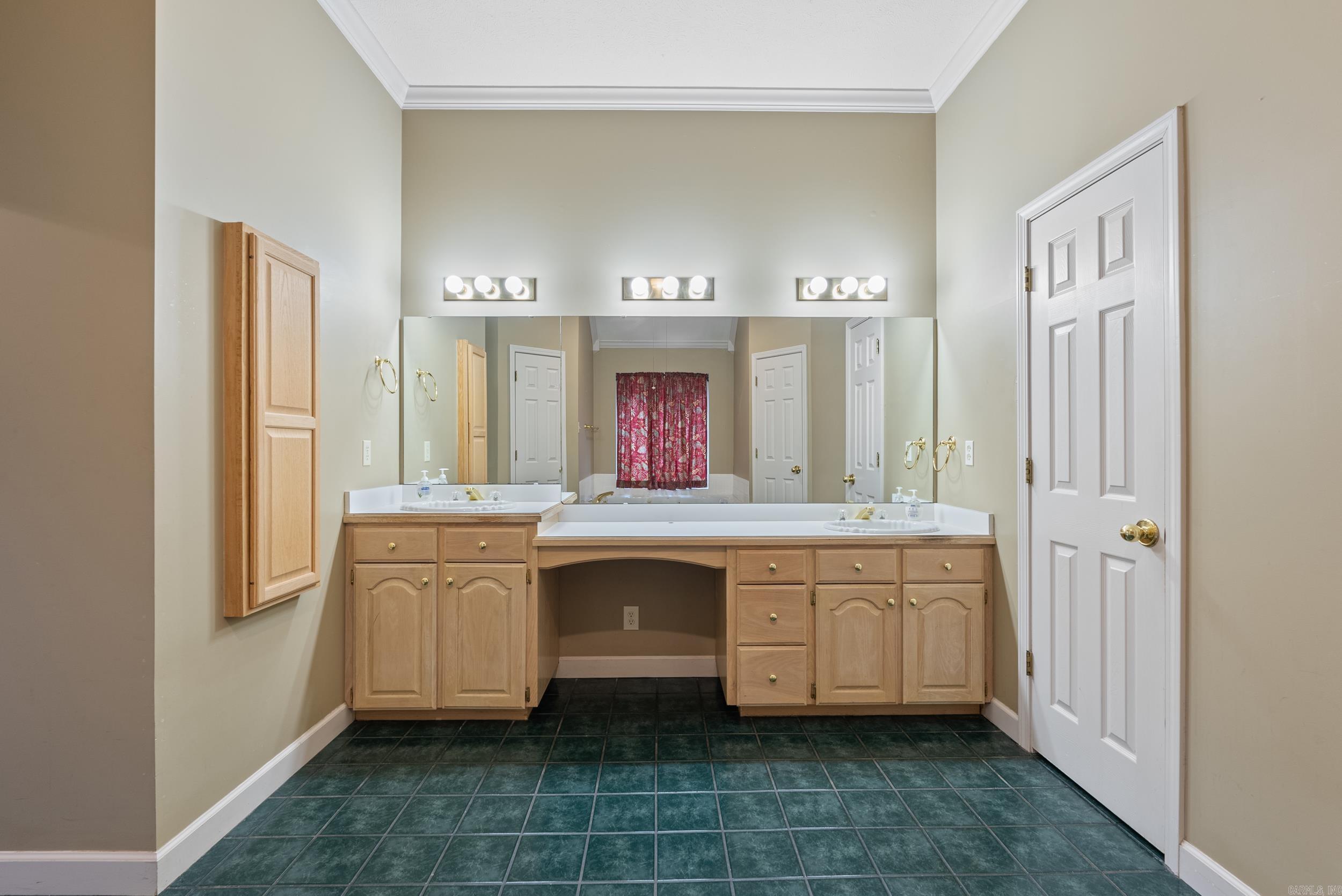 3025 Franklin Circle