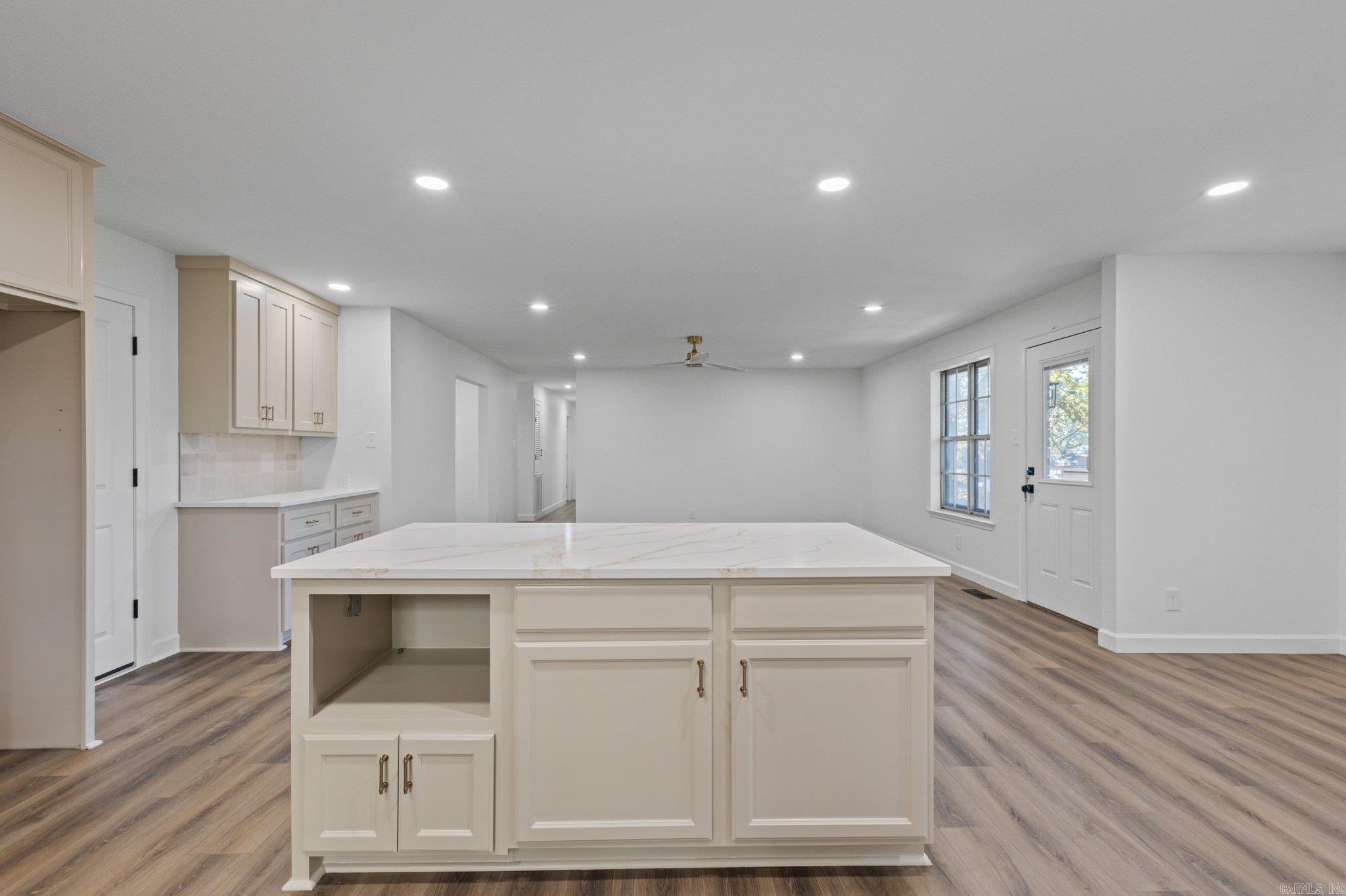 7613 Tomahawk Drive