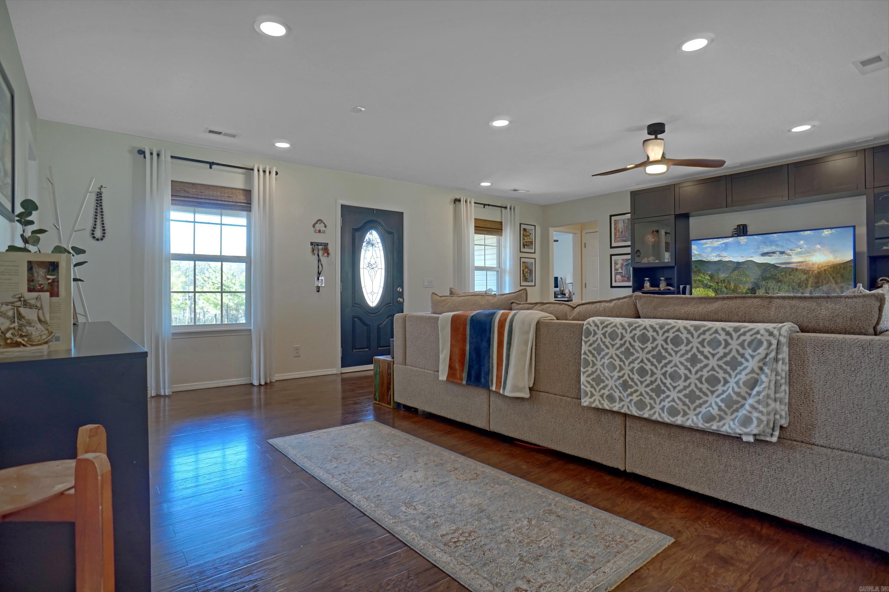 146 Private Road 3399