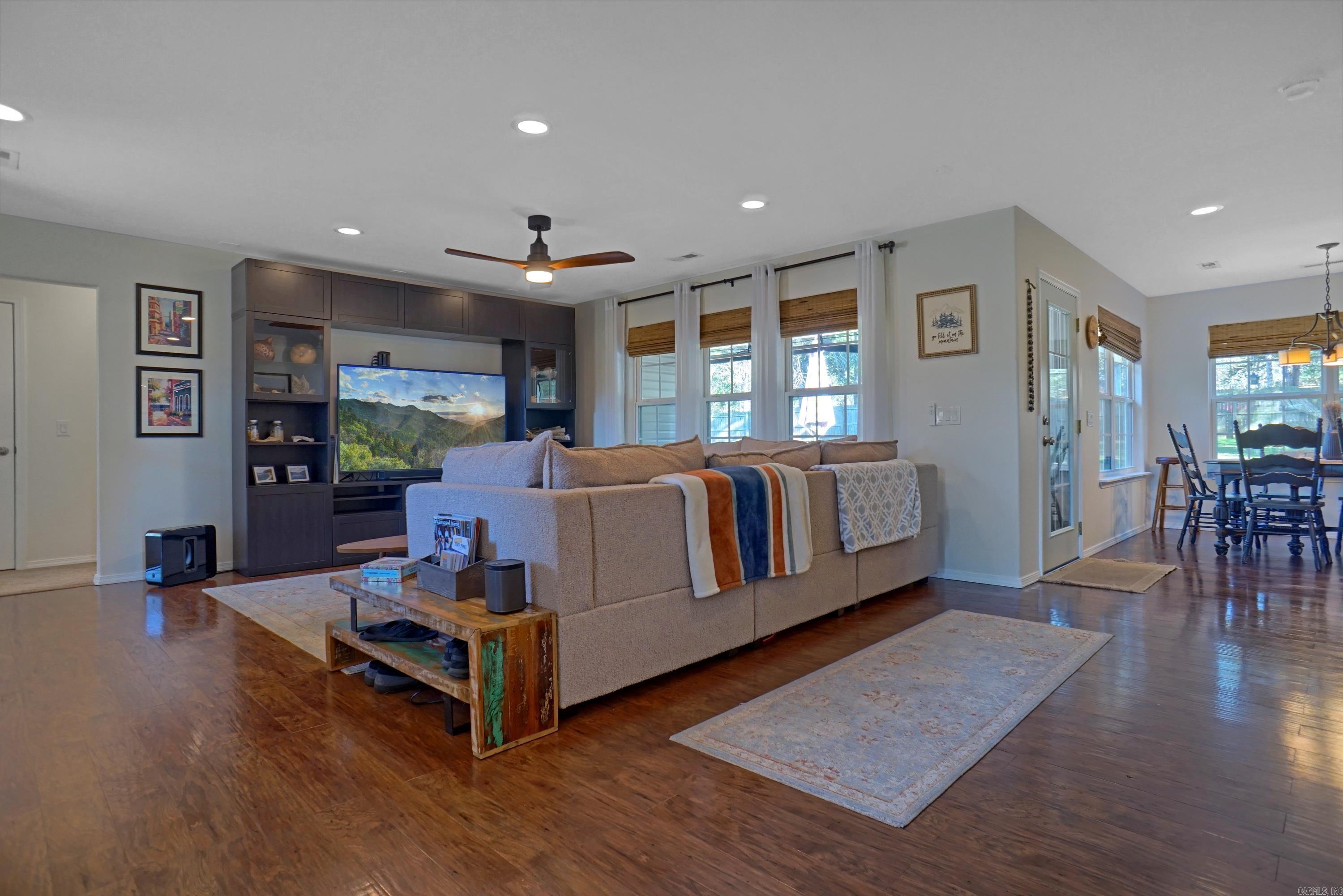 146 Private Road 3399