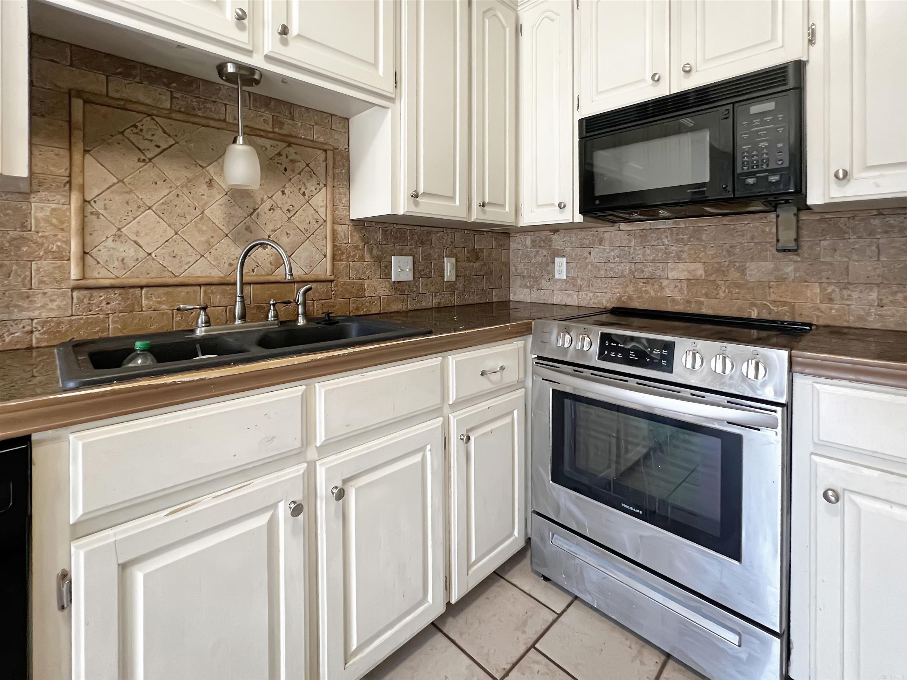 2230 Dillard Dr