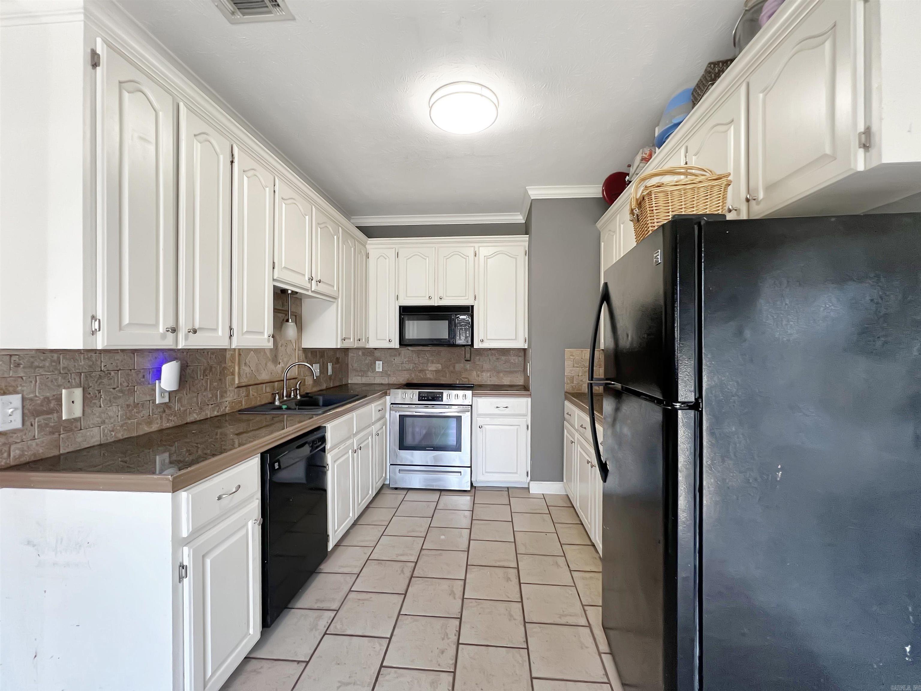 2230 Dillard Dr