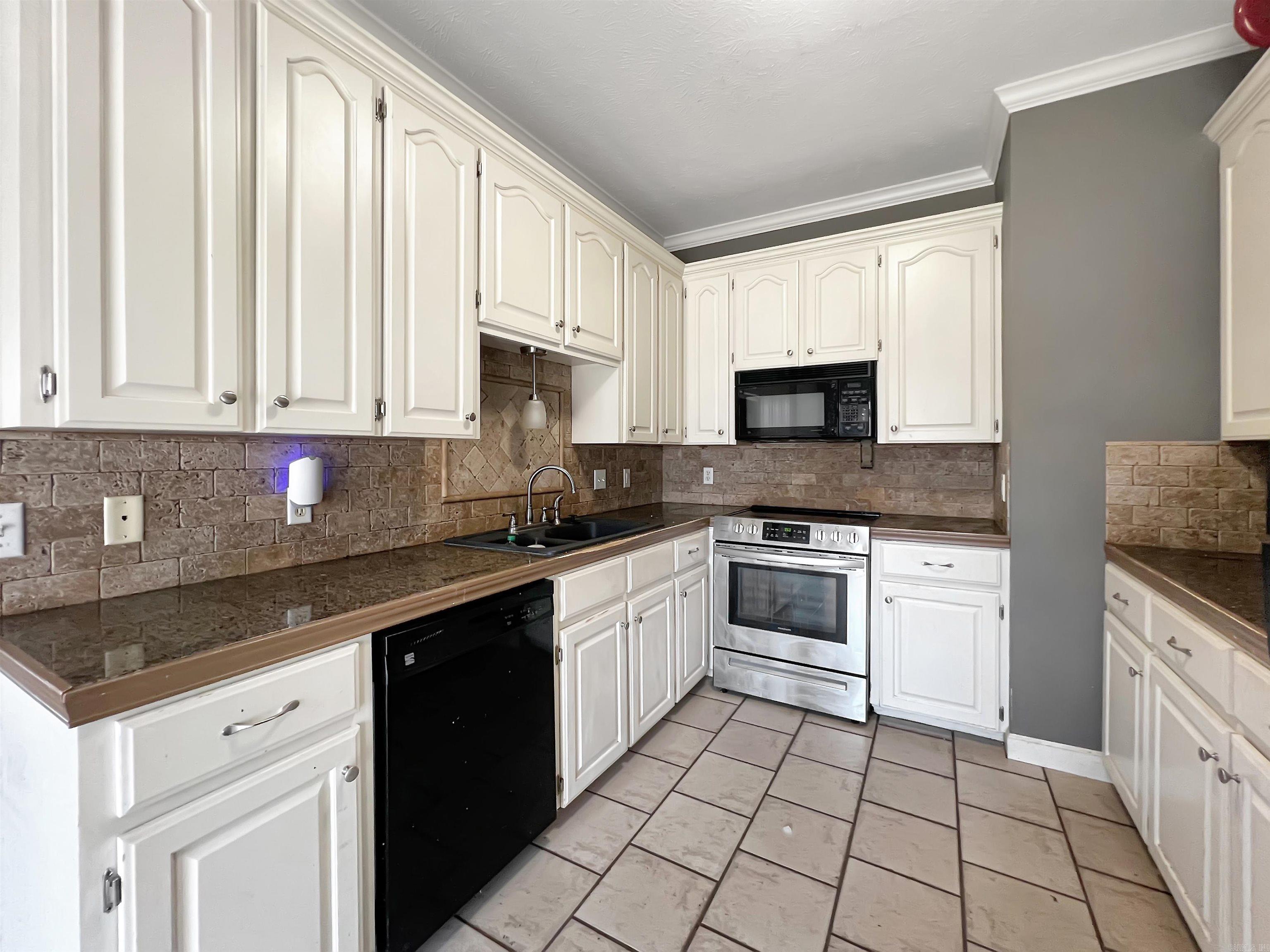2230 Dillard Dr