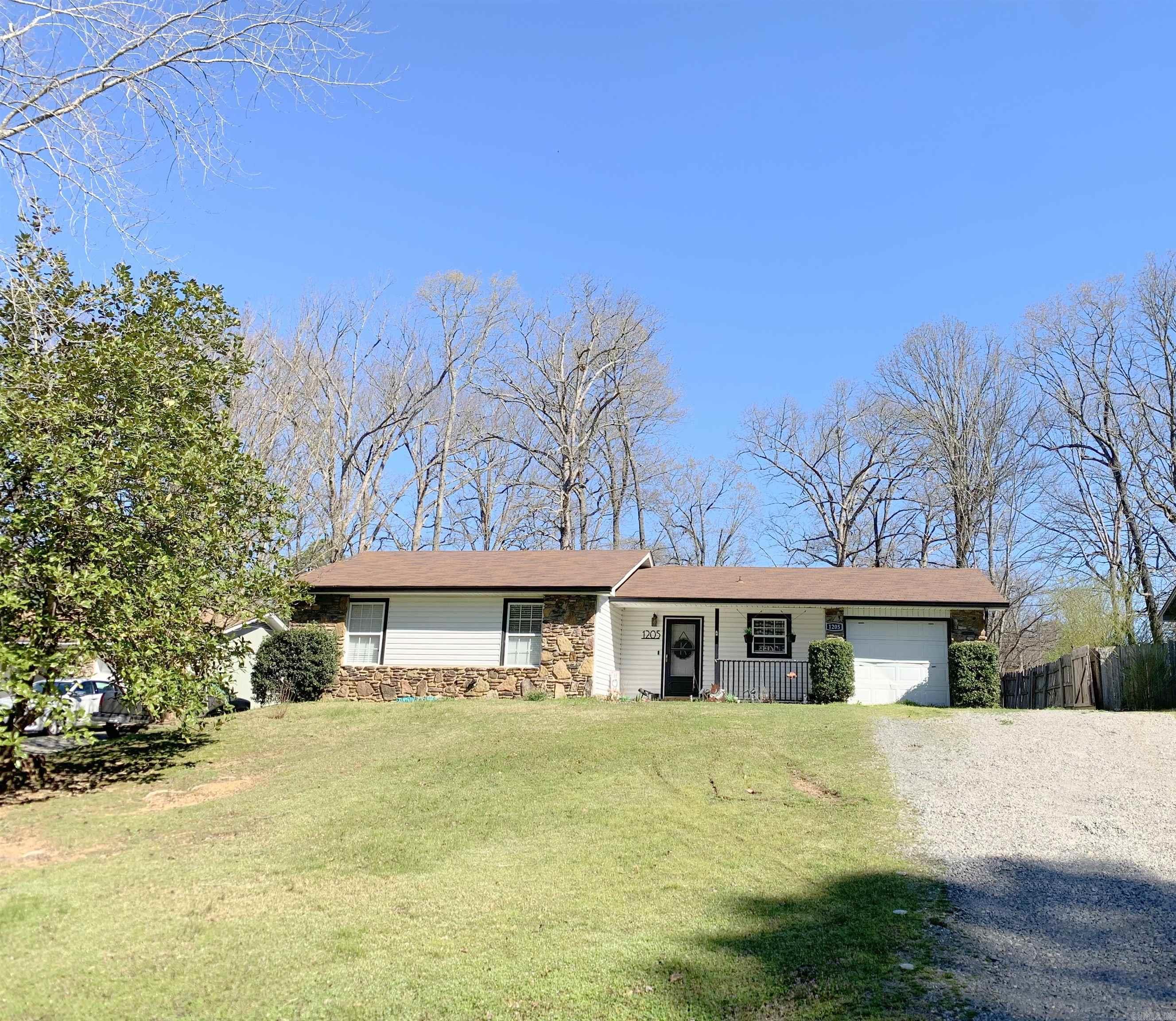 1205 Donna Drive