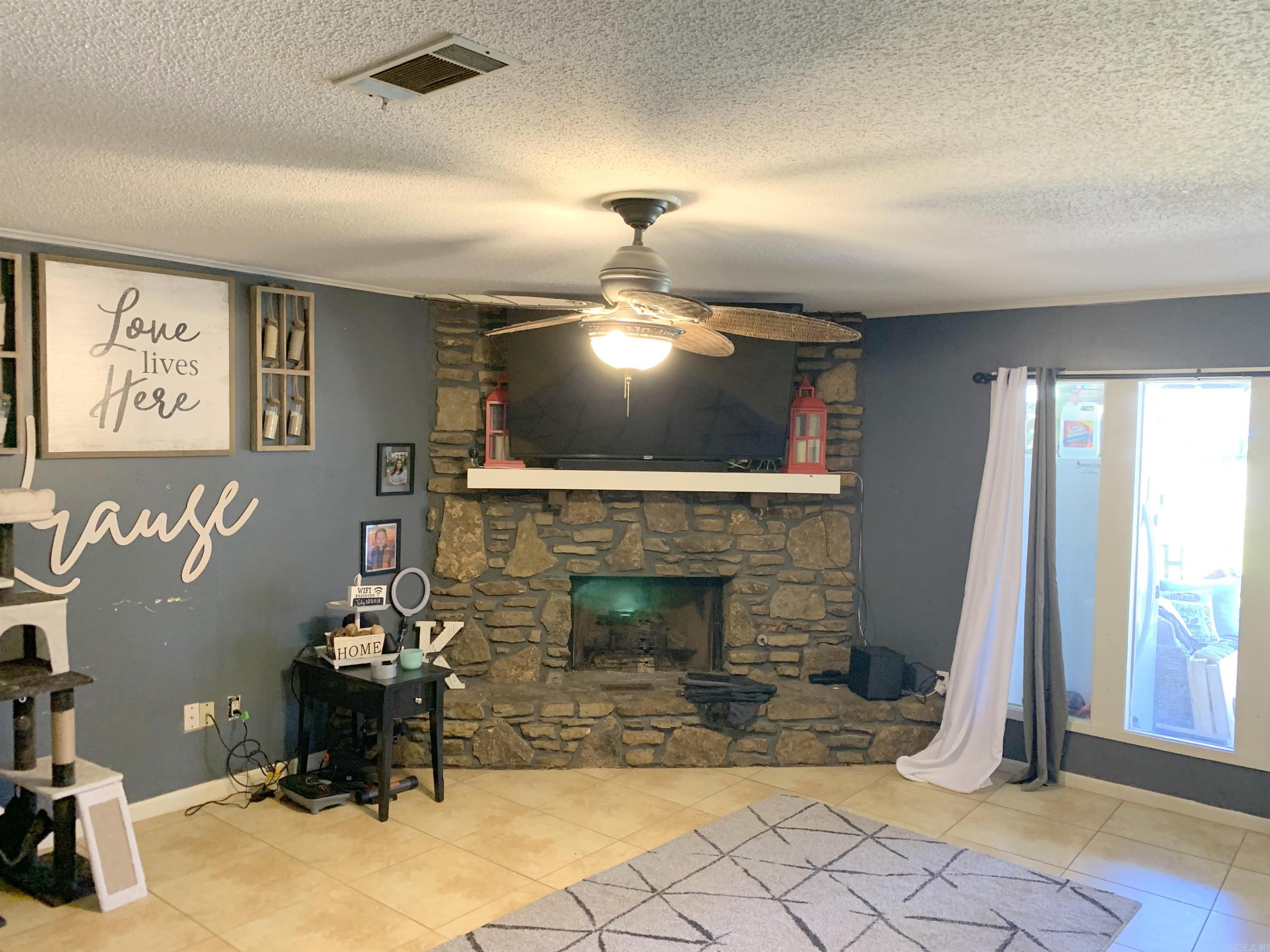 1205 Donna Drive