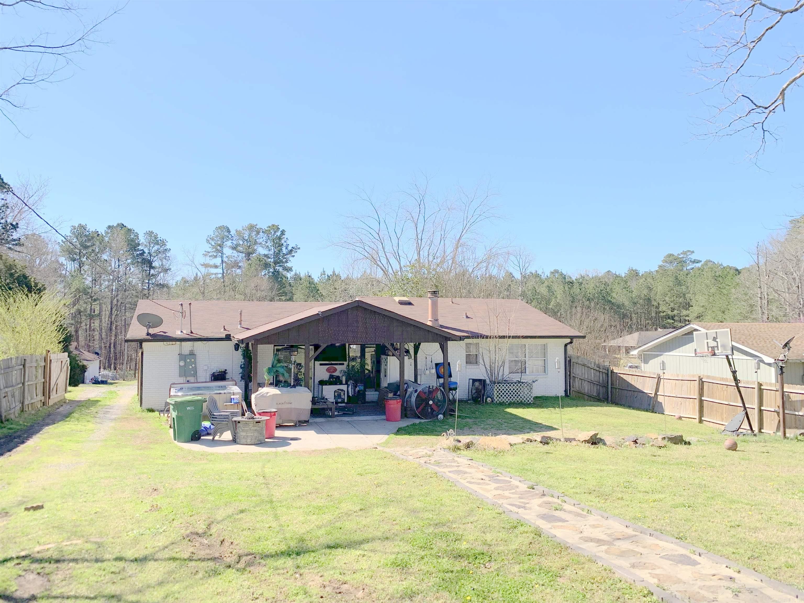 1205 Donna Drive