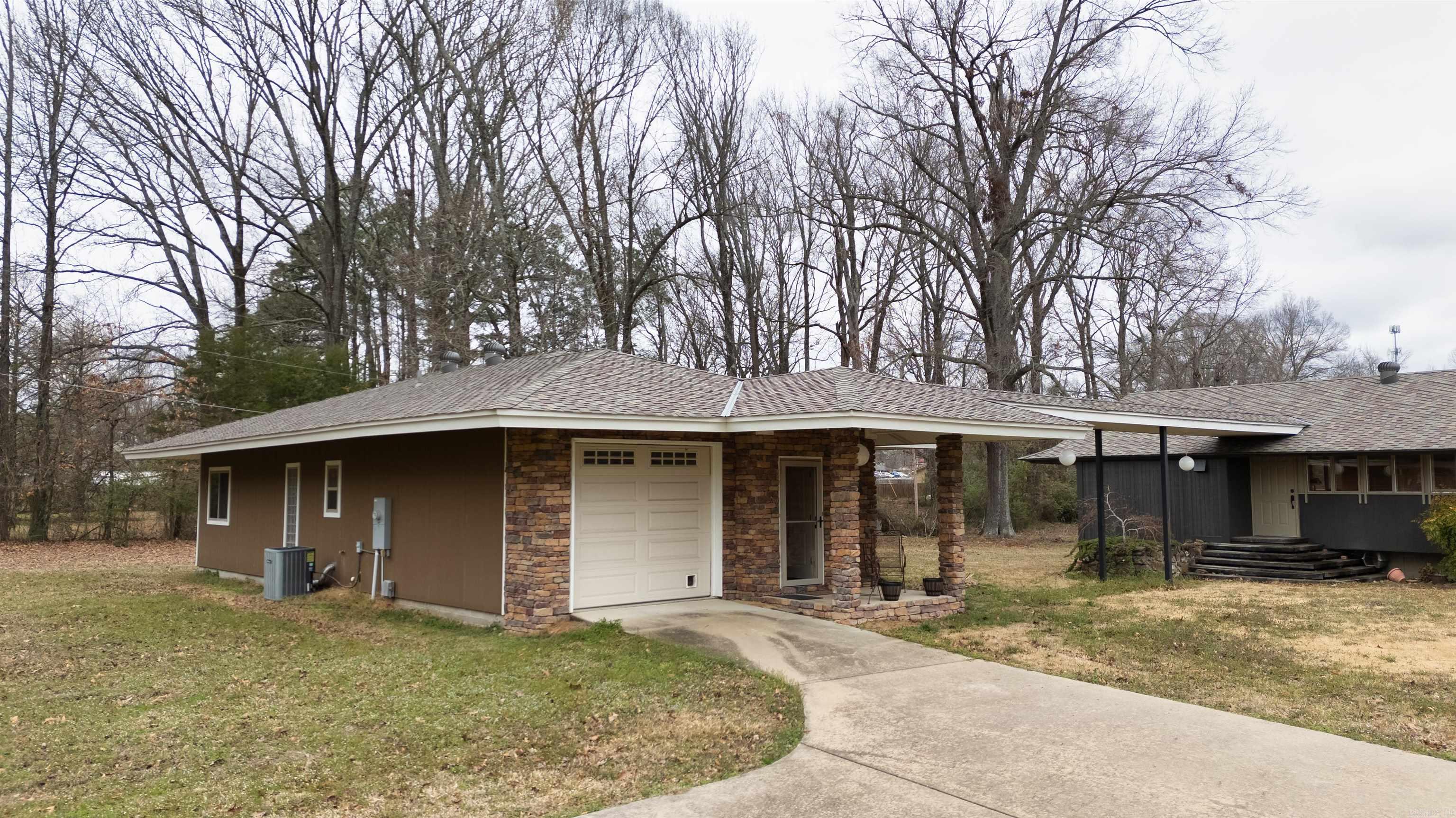 1401 E Main Street