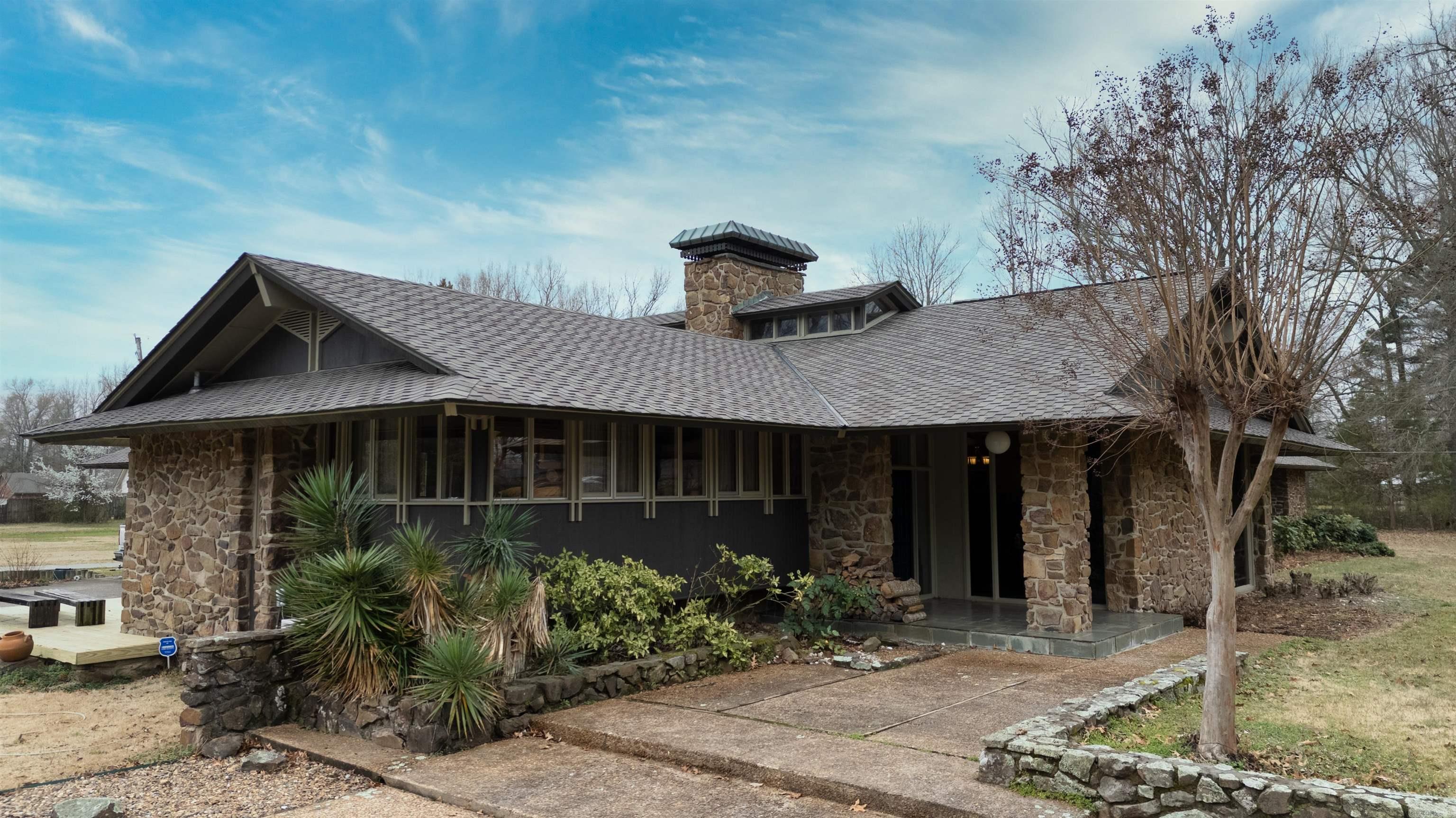 1401 E Main Street