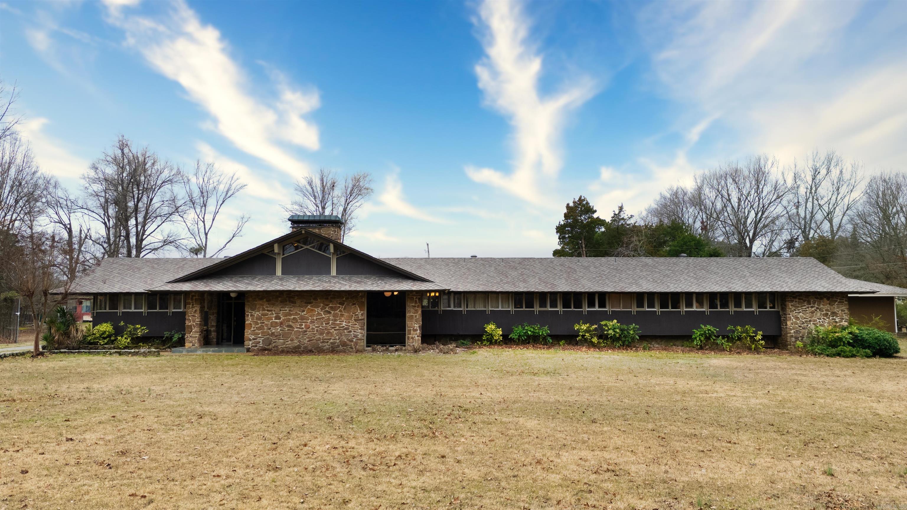 1401 E Main Street