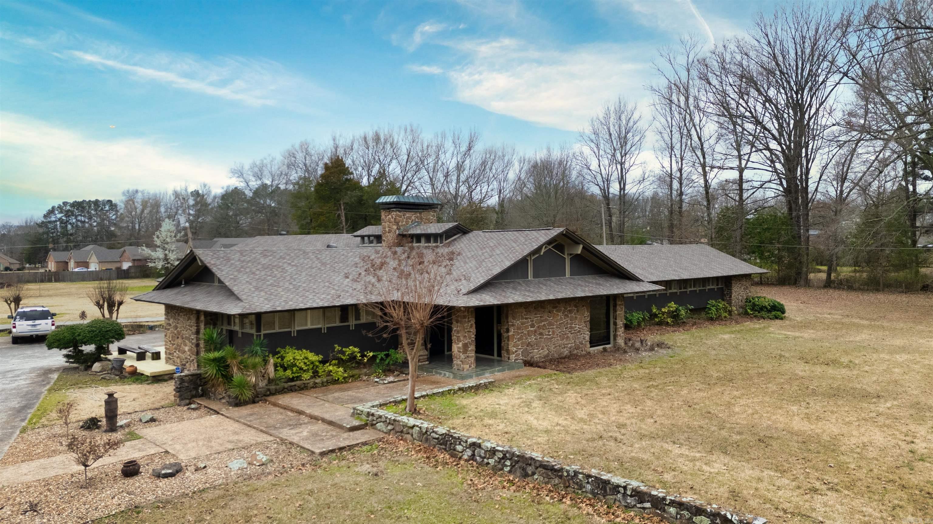 1401 E Main Street